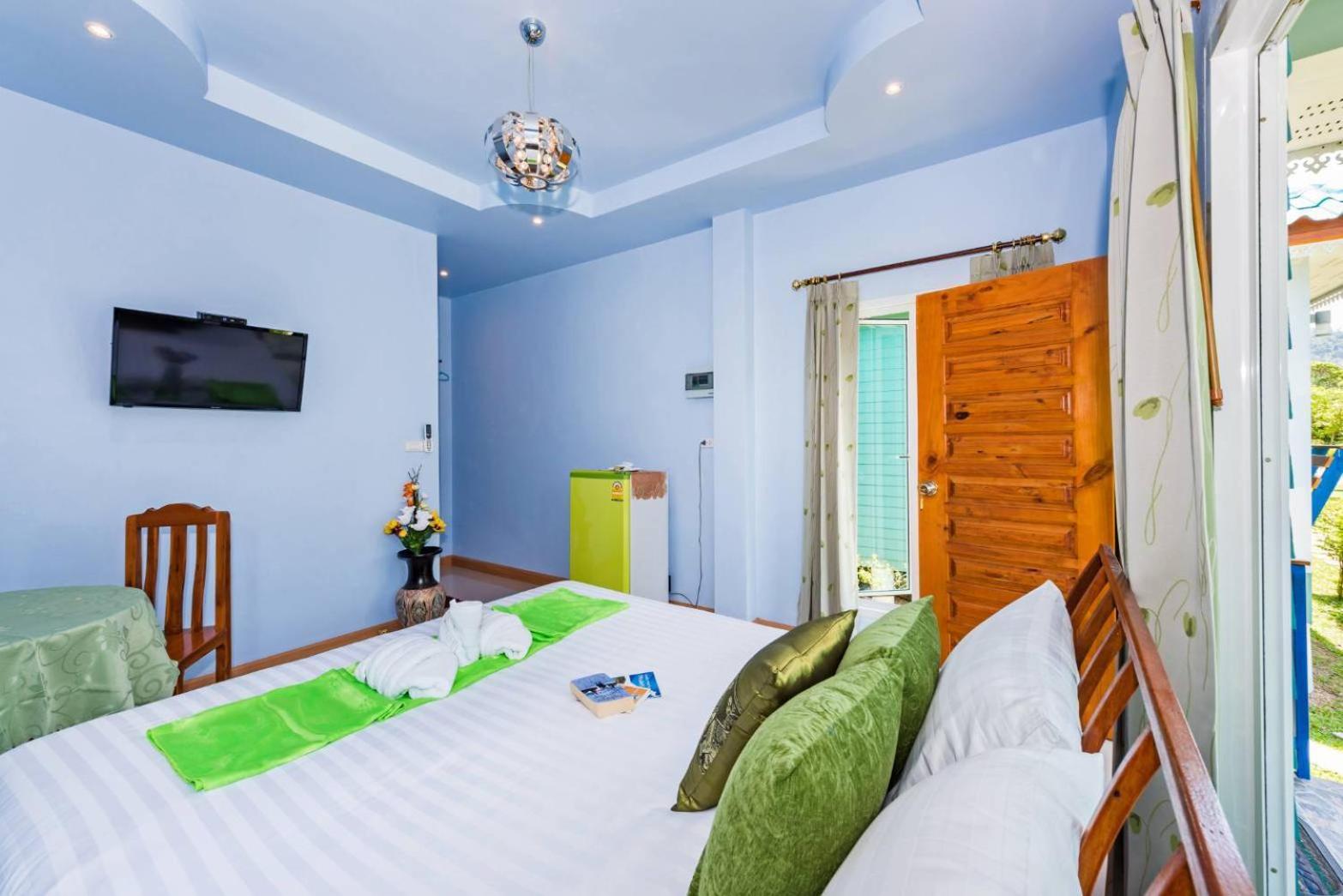 Queen Room with Balcony photo 1