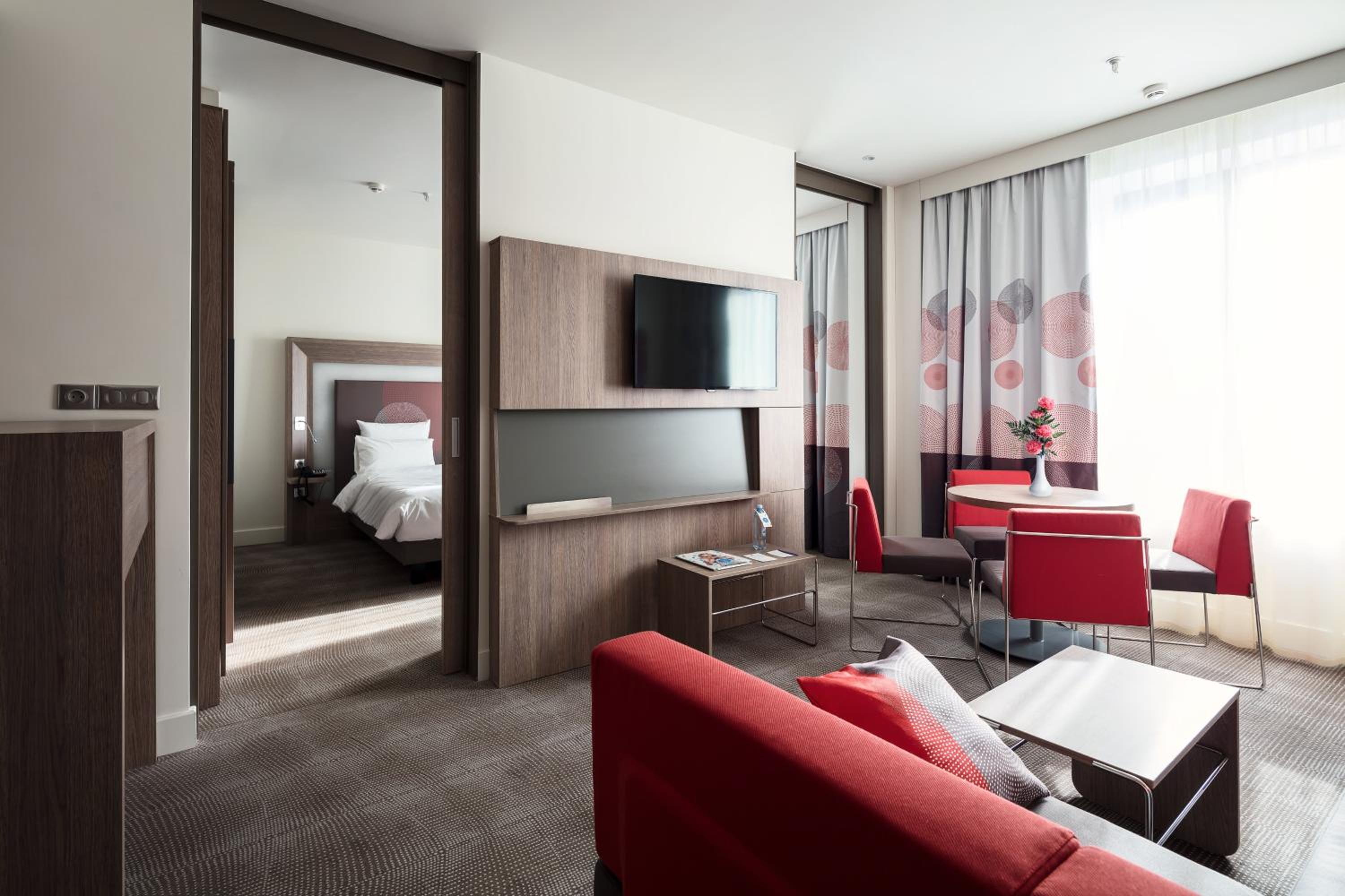Junior King Suite - Photo 3