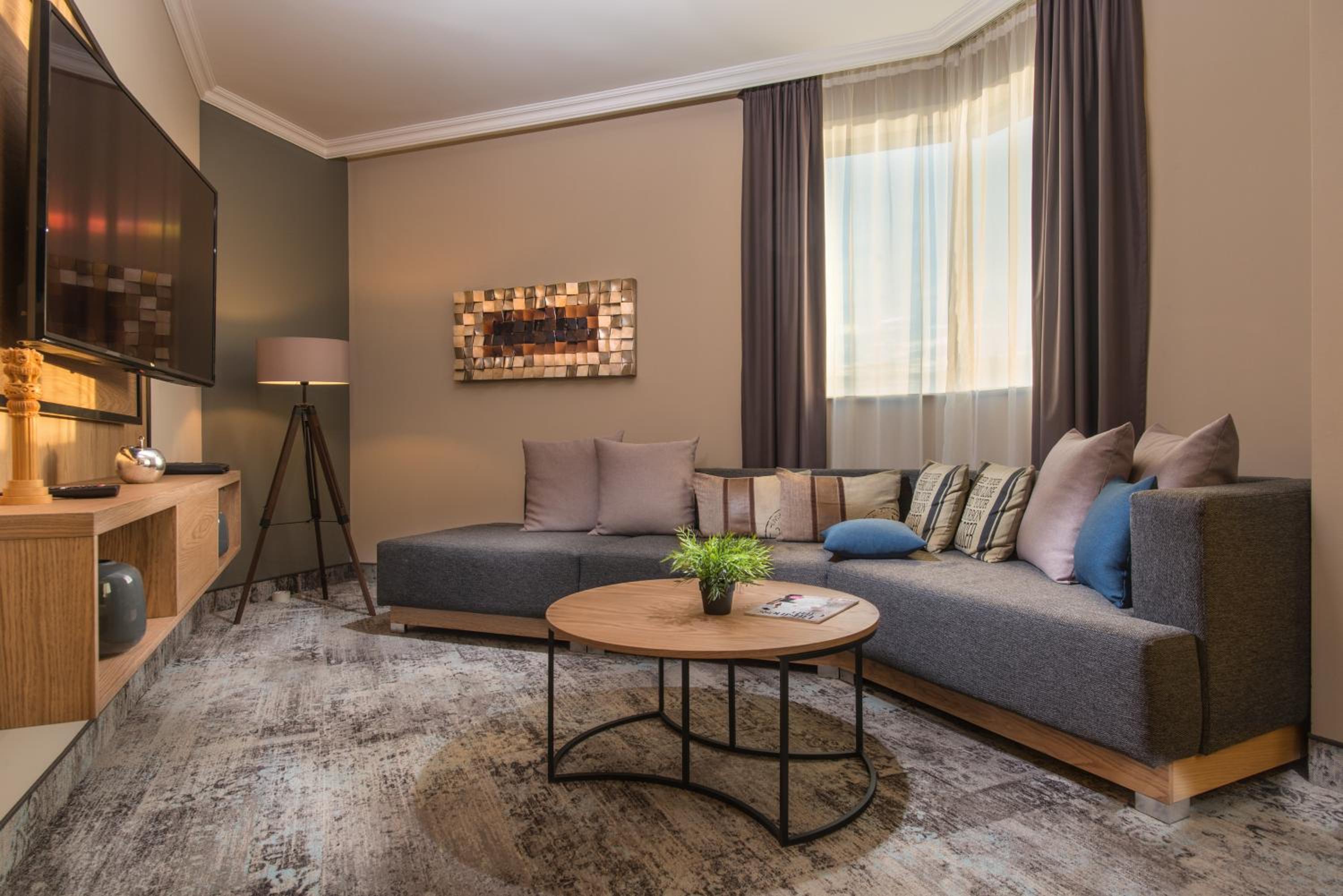 Executive Suite with Complimentary Water, Free WiFi, Free Tea and Coffee Equipment photo 2