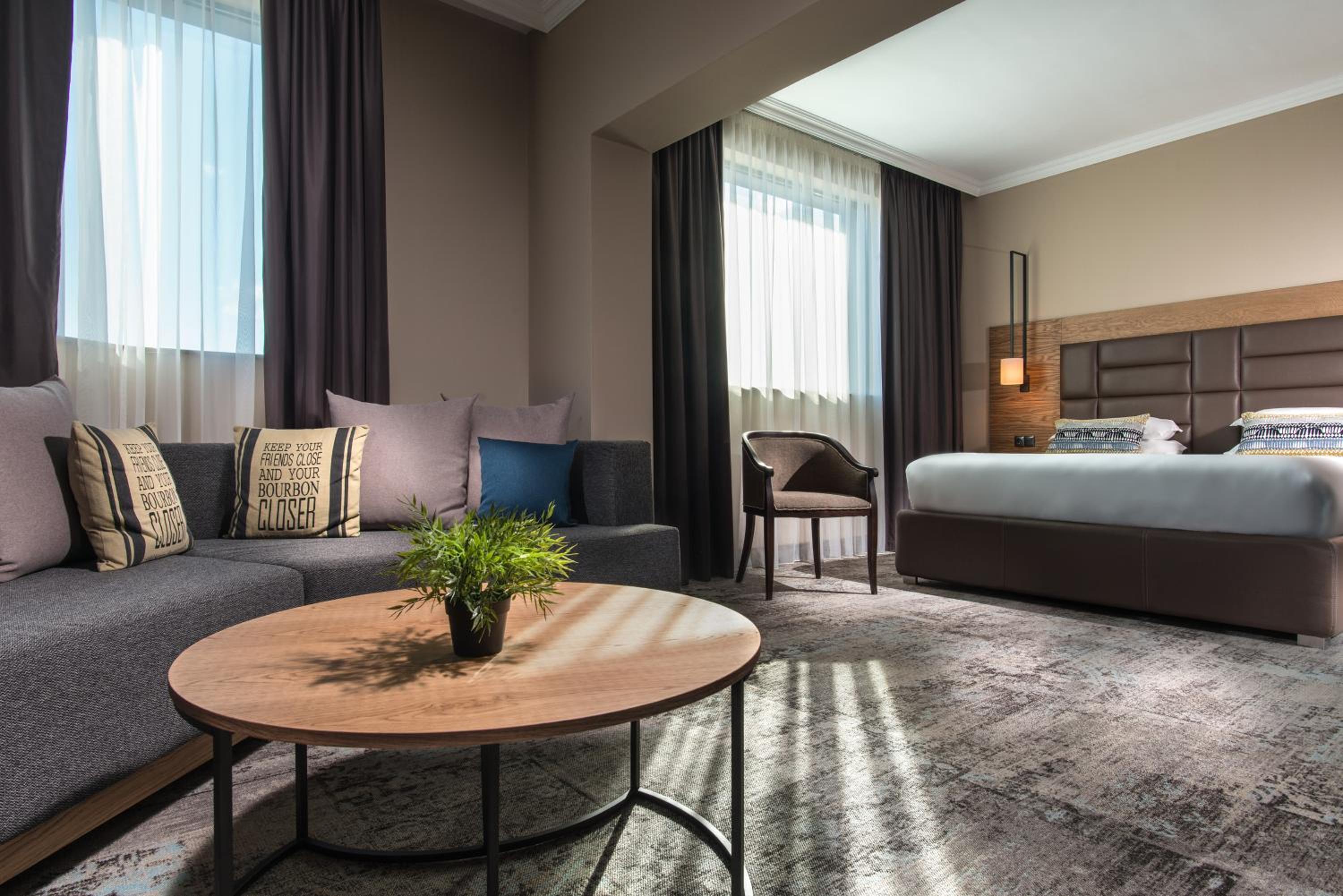 Executive Suite with Complimentary Water, Free WiFi, Free Tea and Coffee Equipment photo 3