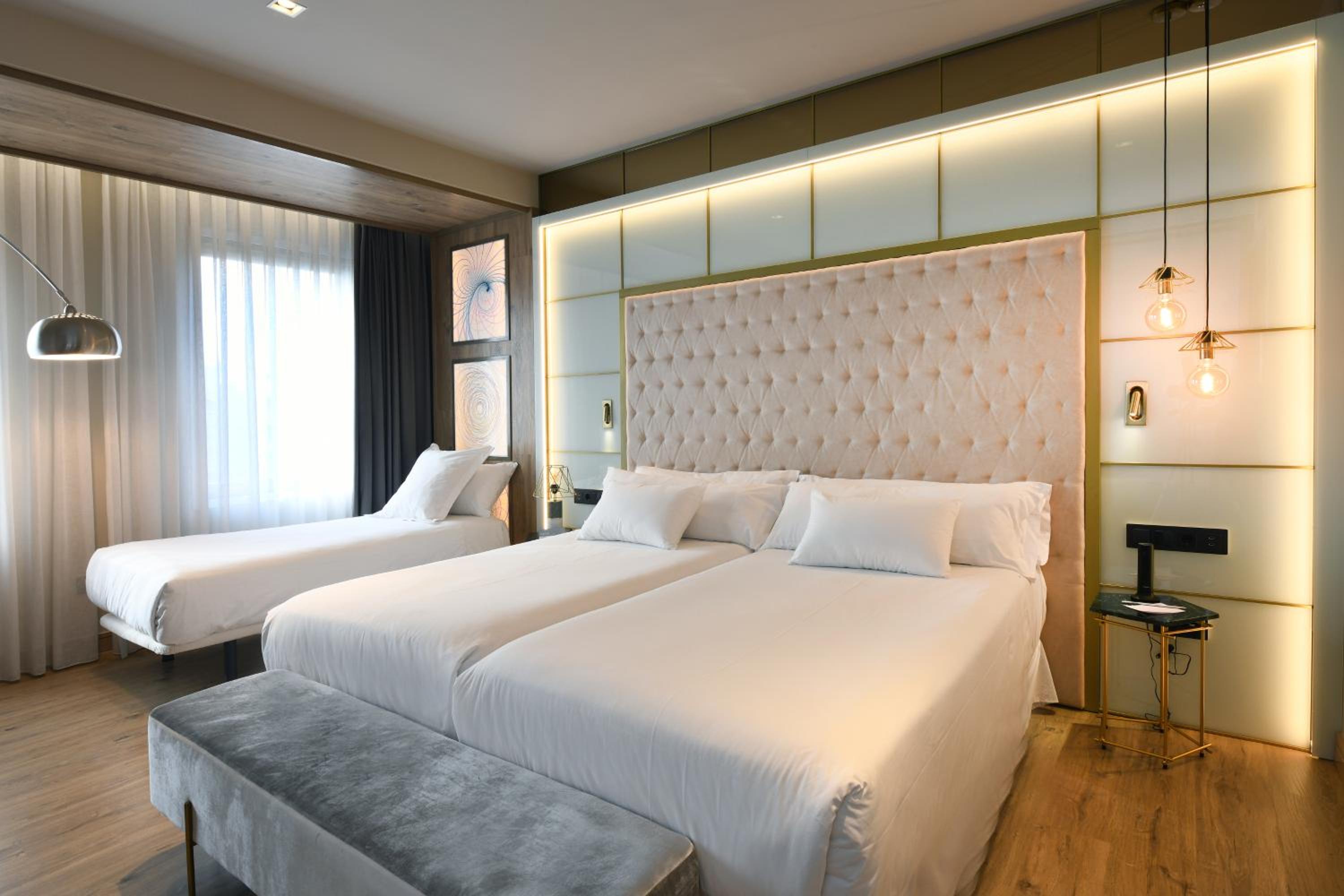 Habitación Doble Superior con Cama Extra