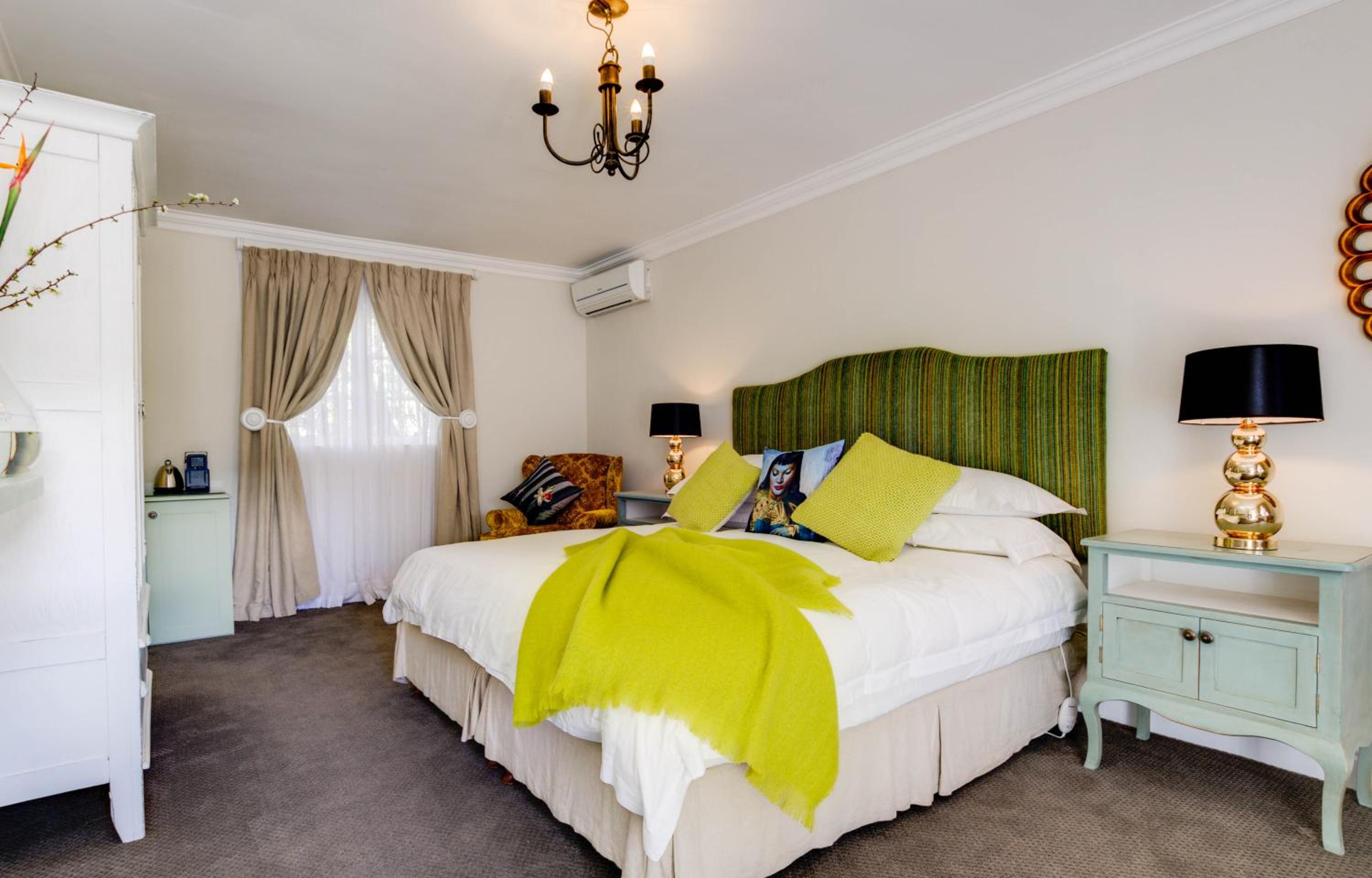 Deluxe Double or Twin Room - Photo 6