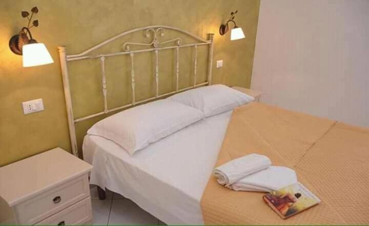 Deluxe Double Room (2 Adults + 1 Child)