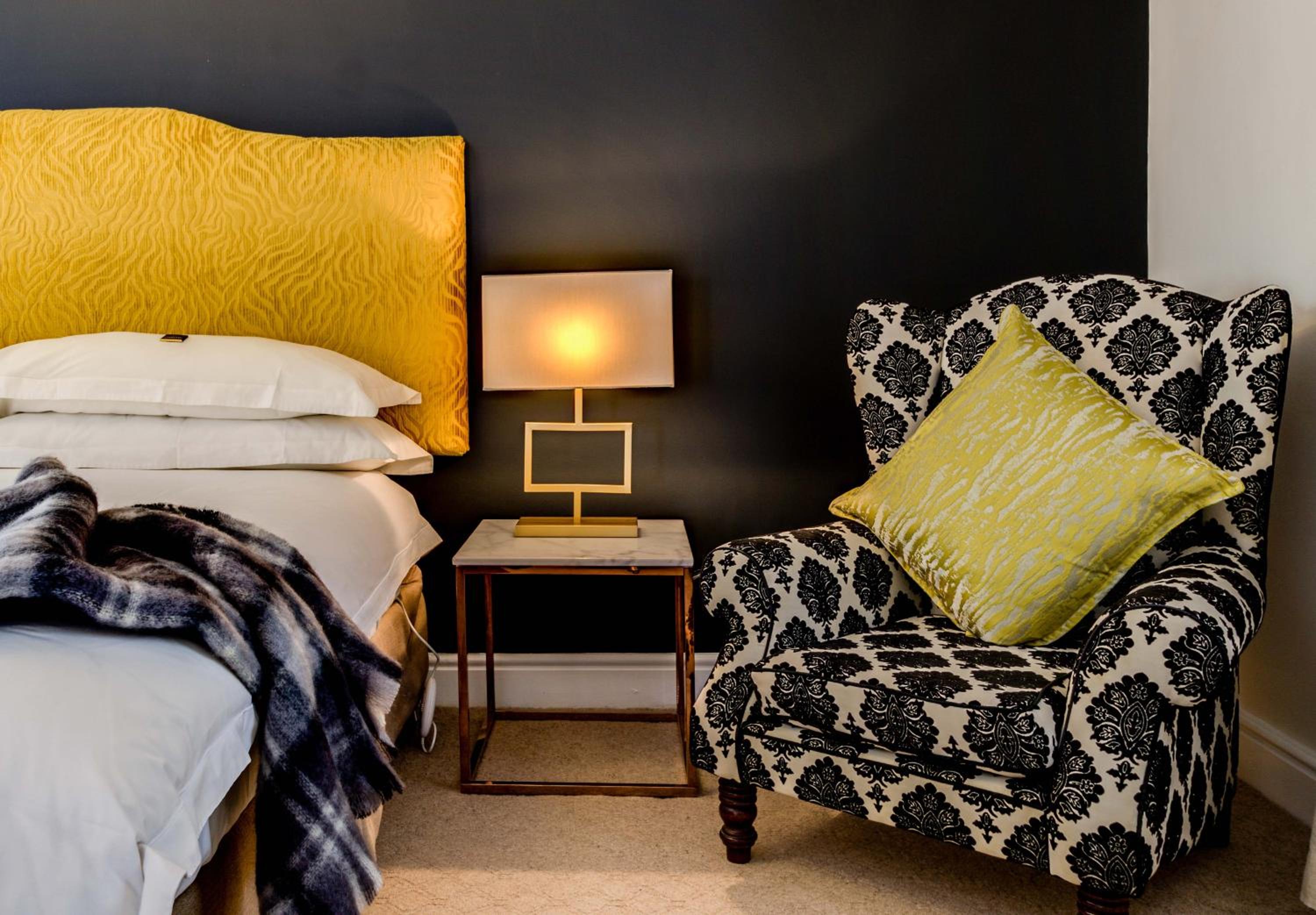 Honeymoon Suite - Photo 2