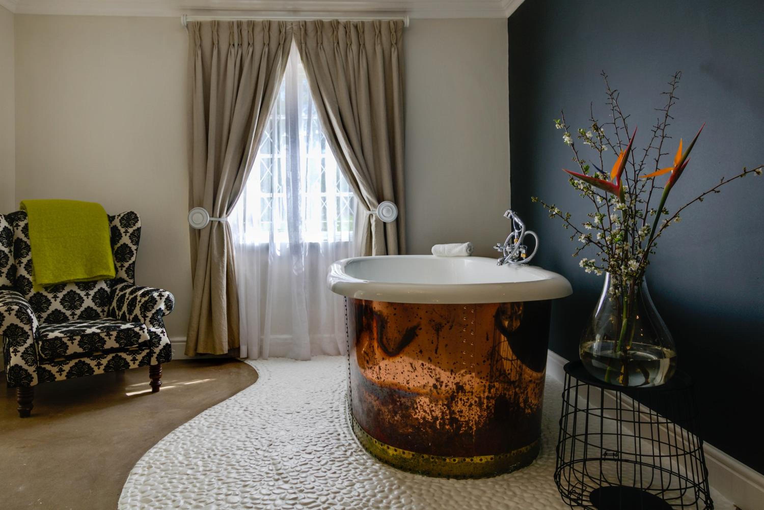 Honeymoon Suite - Photo 6