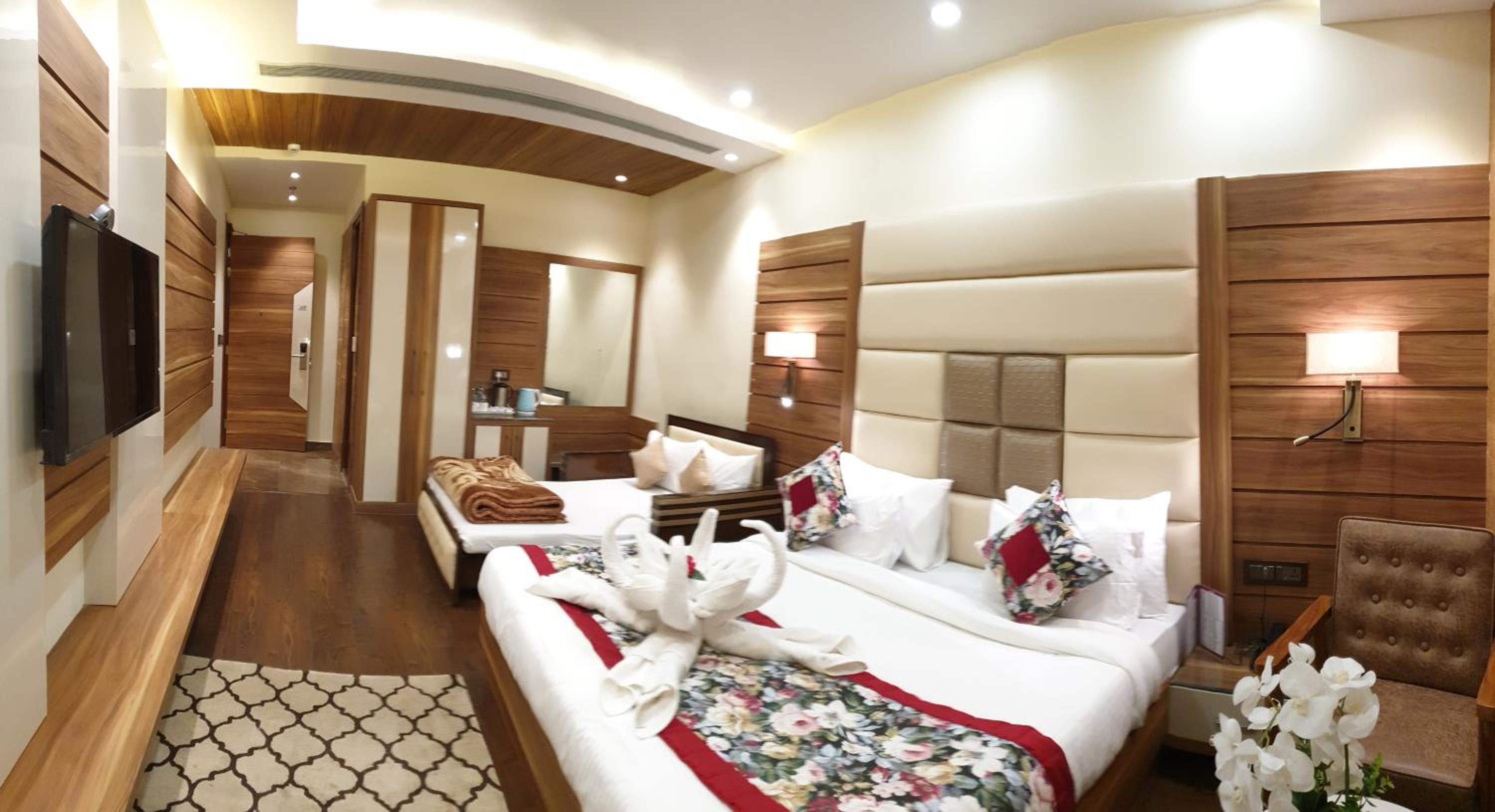 Suite - Photo 2