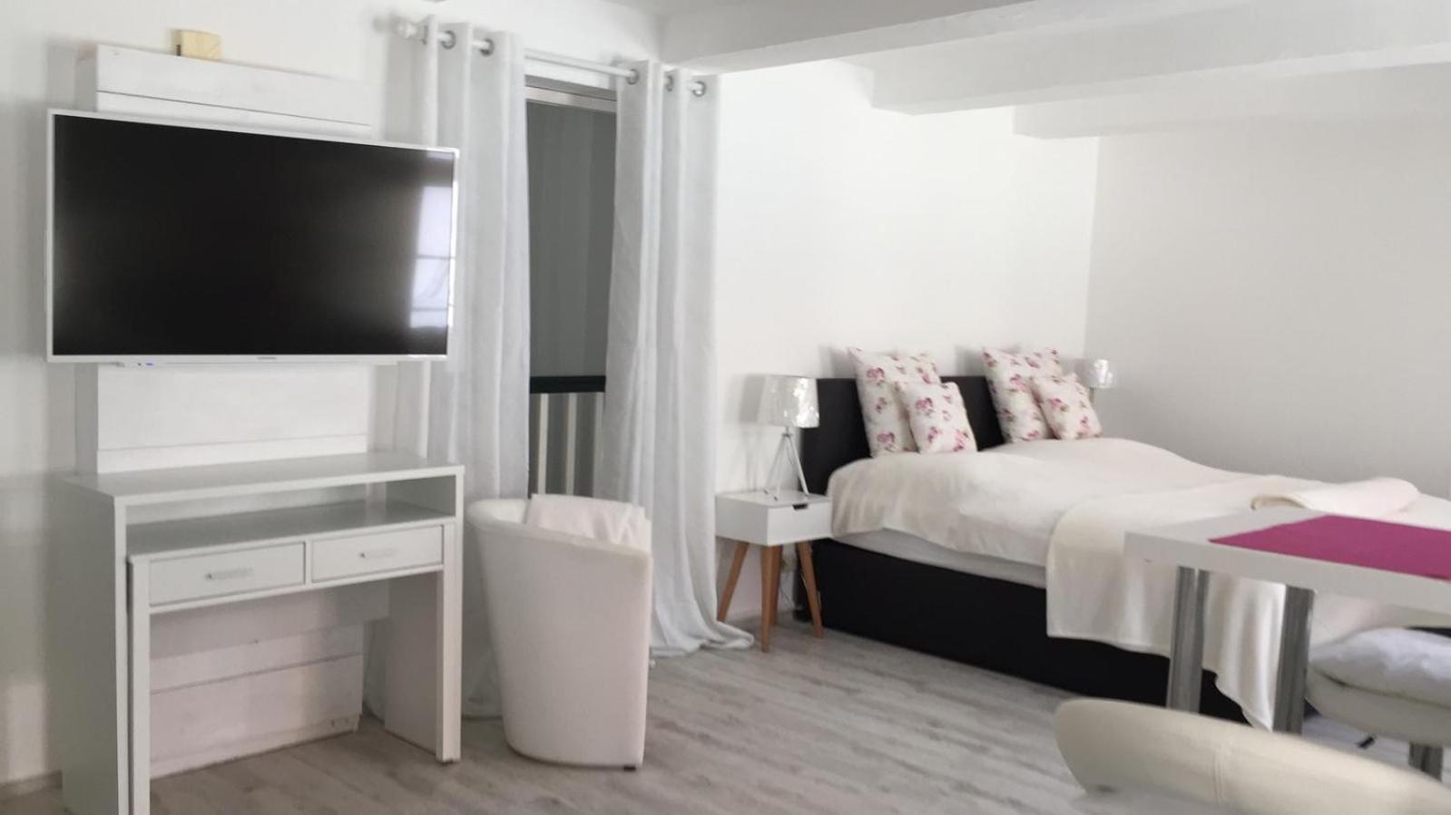 Apartment photo 1