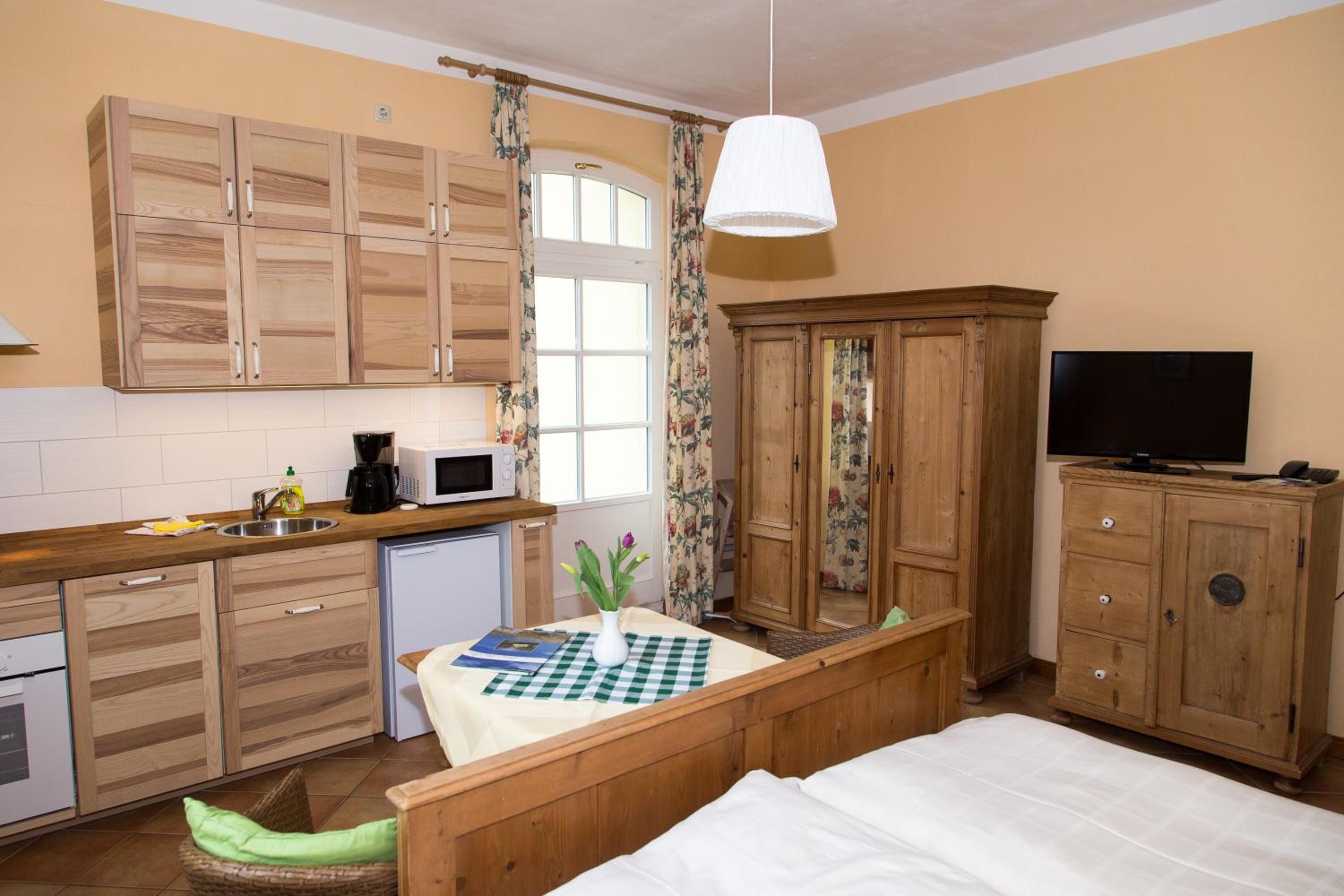 Apartment with Terrace photo 3