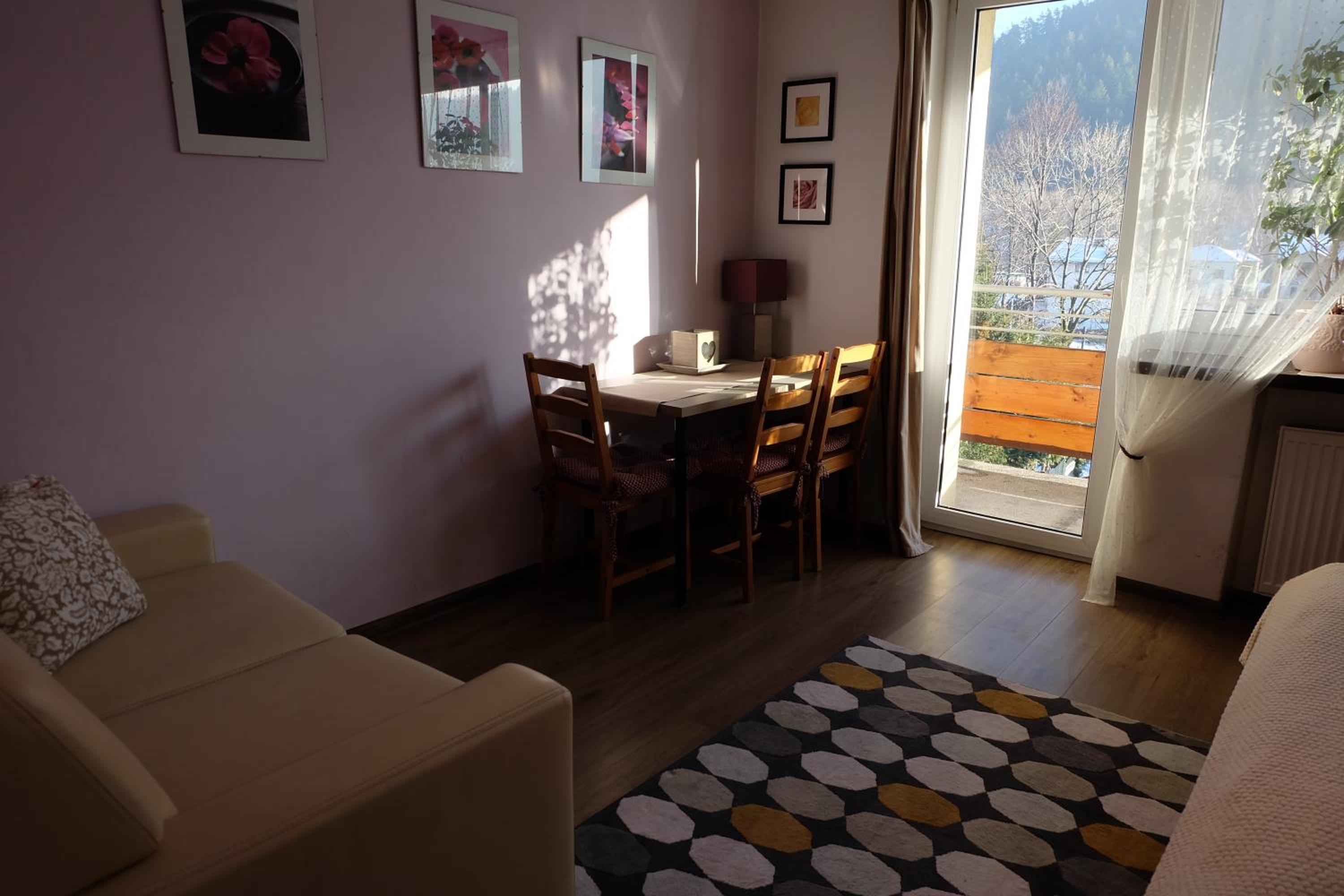Family Room with Mountain View photo 1