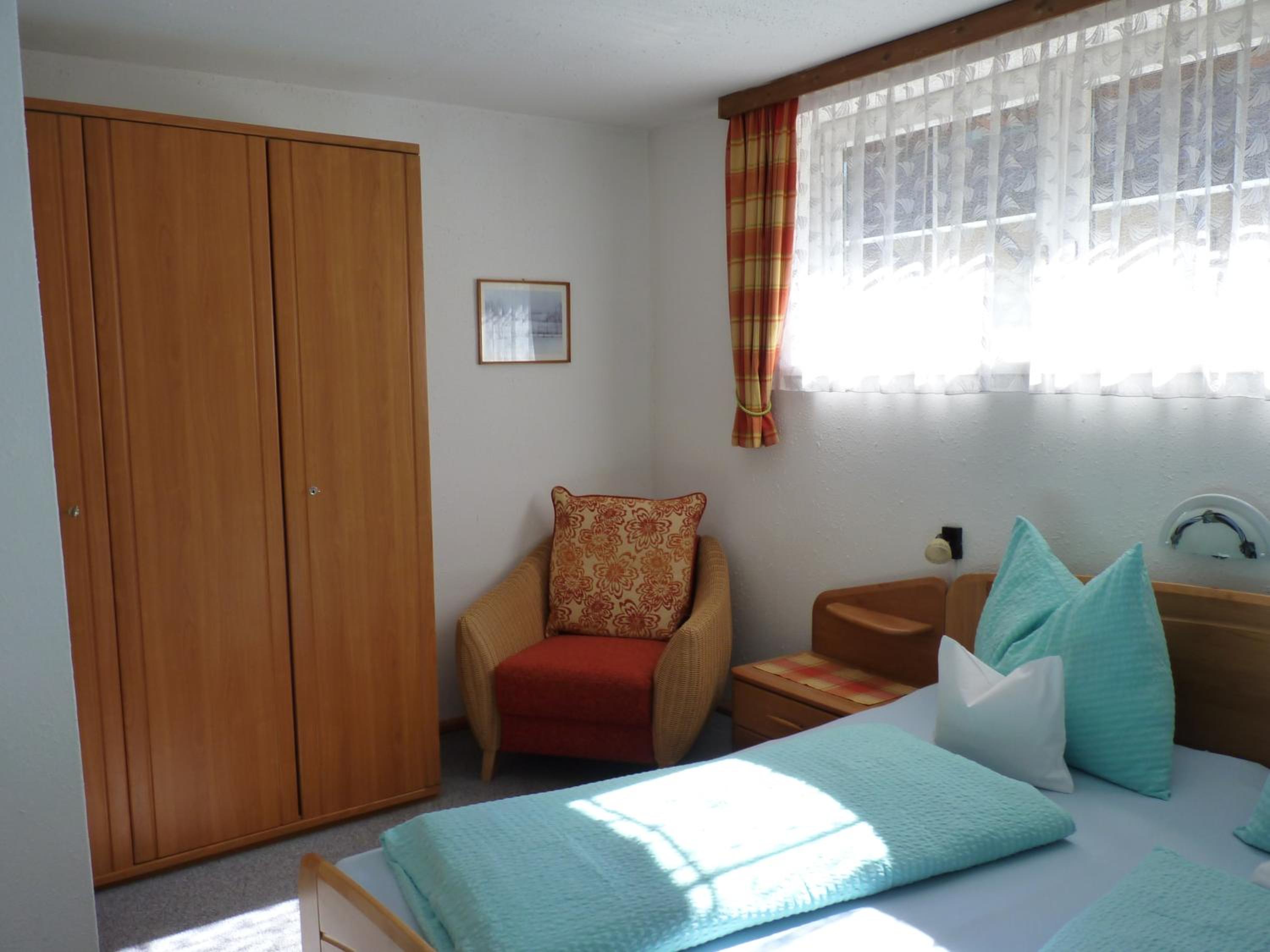 Two-Bedroom Apartment with Balcony - Photo 3