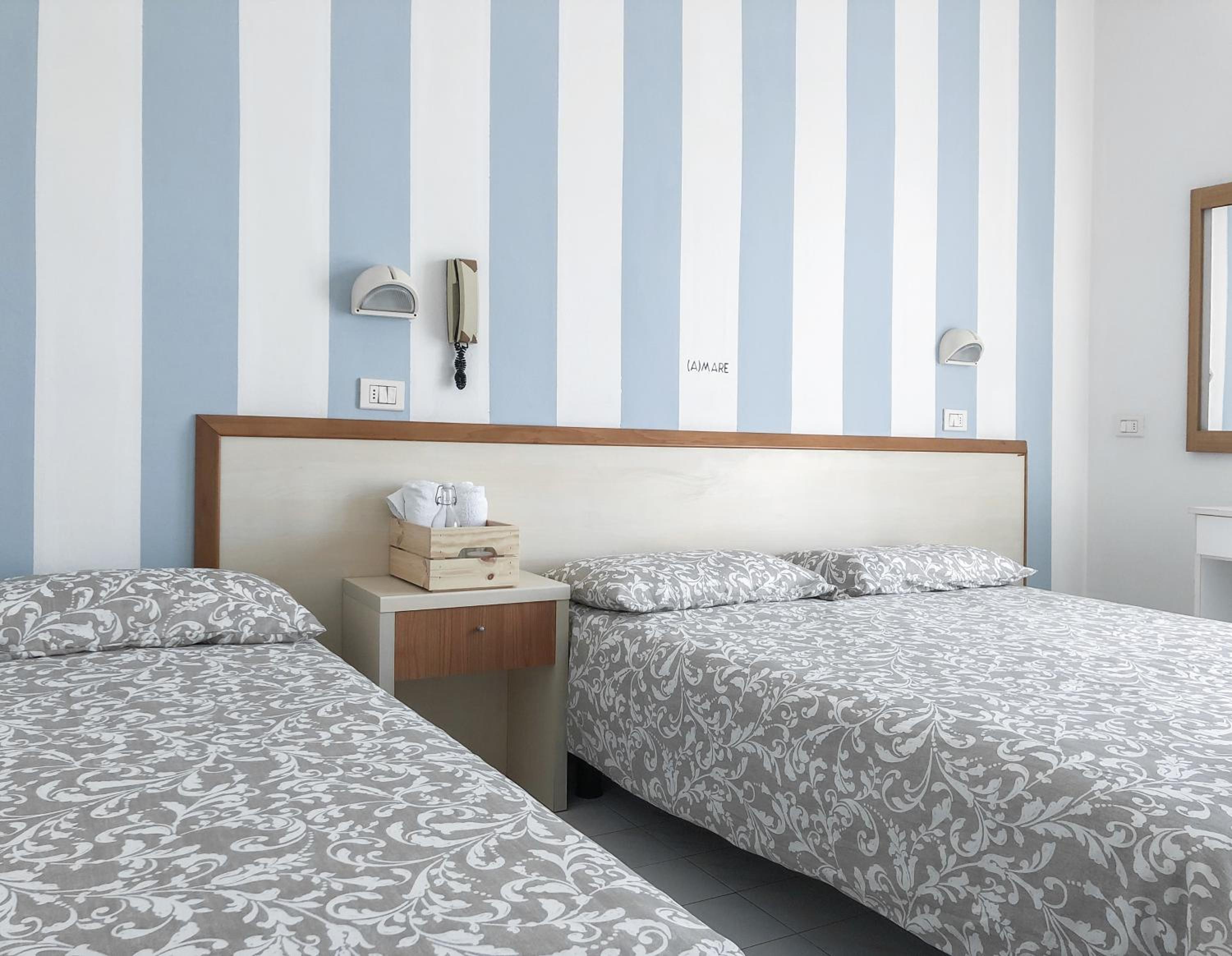Economy Triple Room - Photo 6