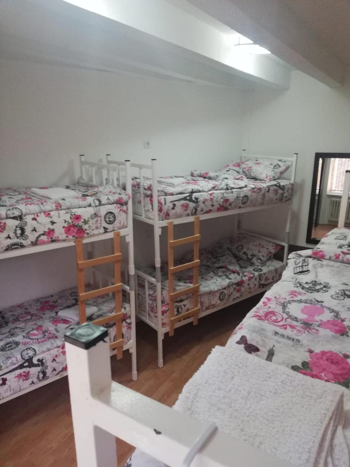 Bed in 6-Bed Mixed Dormitory Room