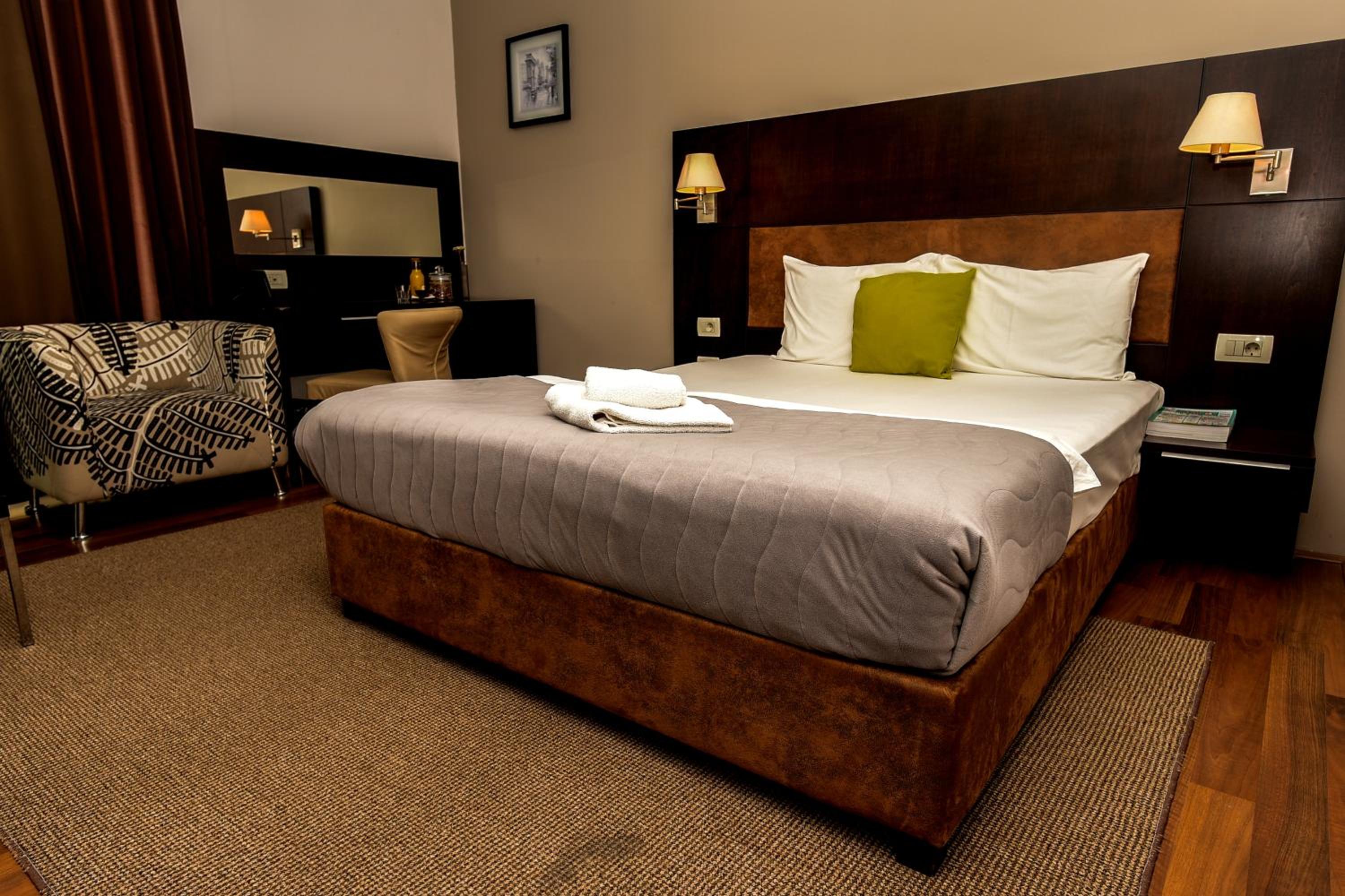 Double Room - Photo 3
