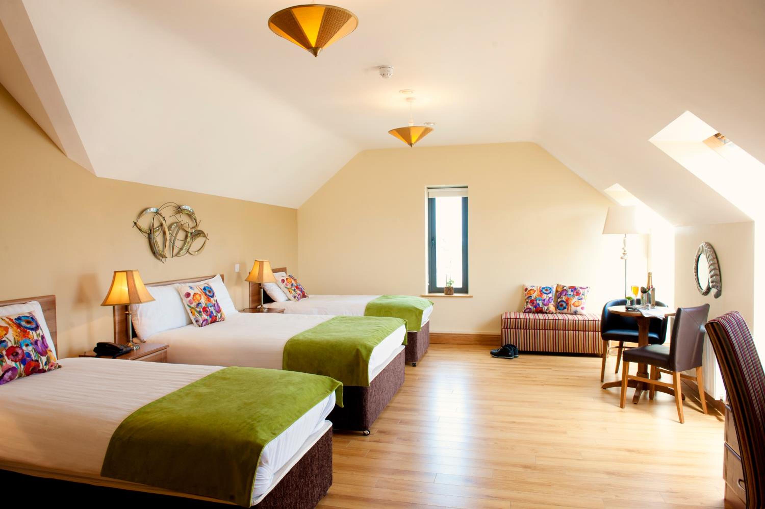 Family Room (2 Adults + 3 Children) photo 3