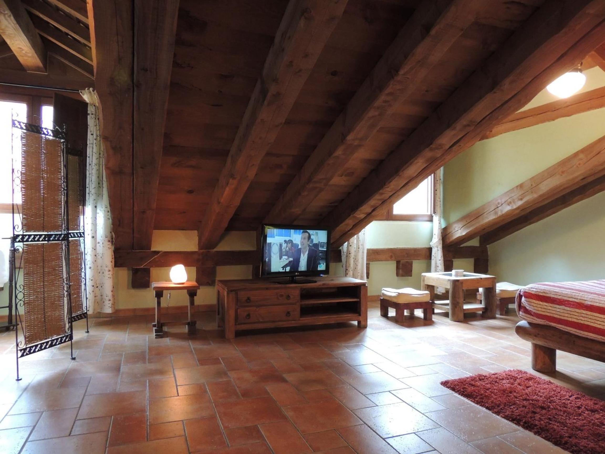 Suite - Photo 3