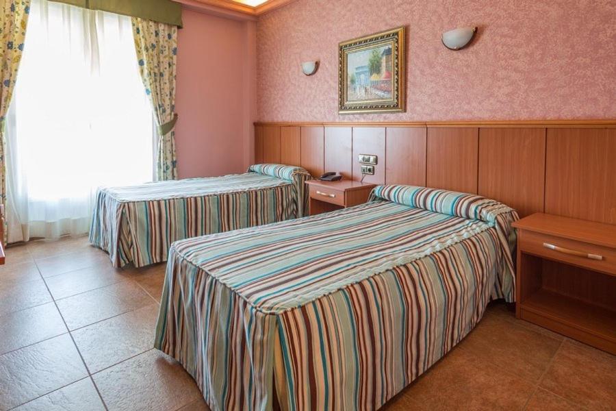 Twin Room with Balcony photo 3