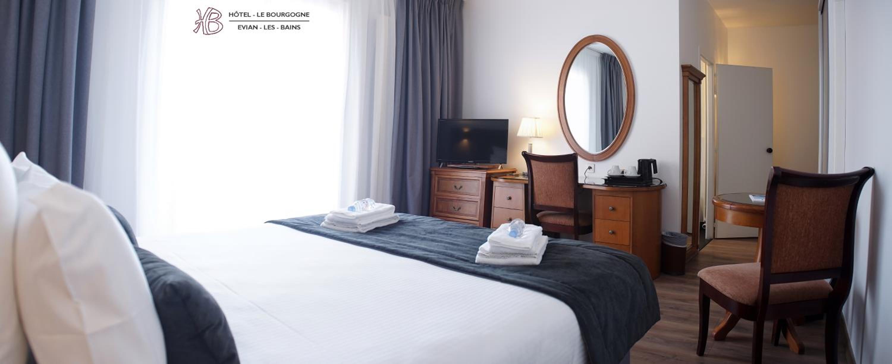 King Room with Lake View - Photo 9