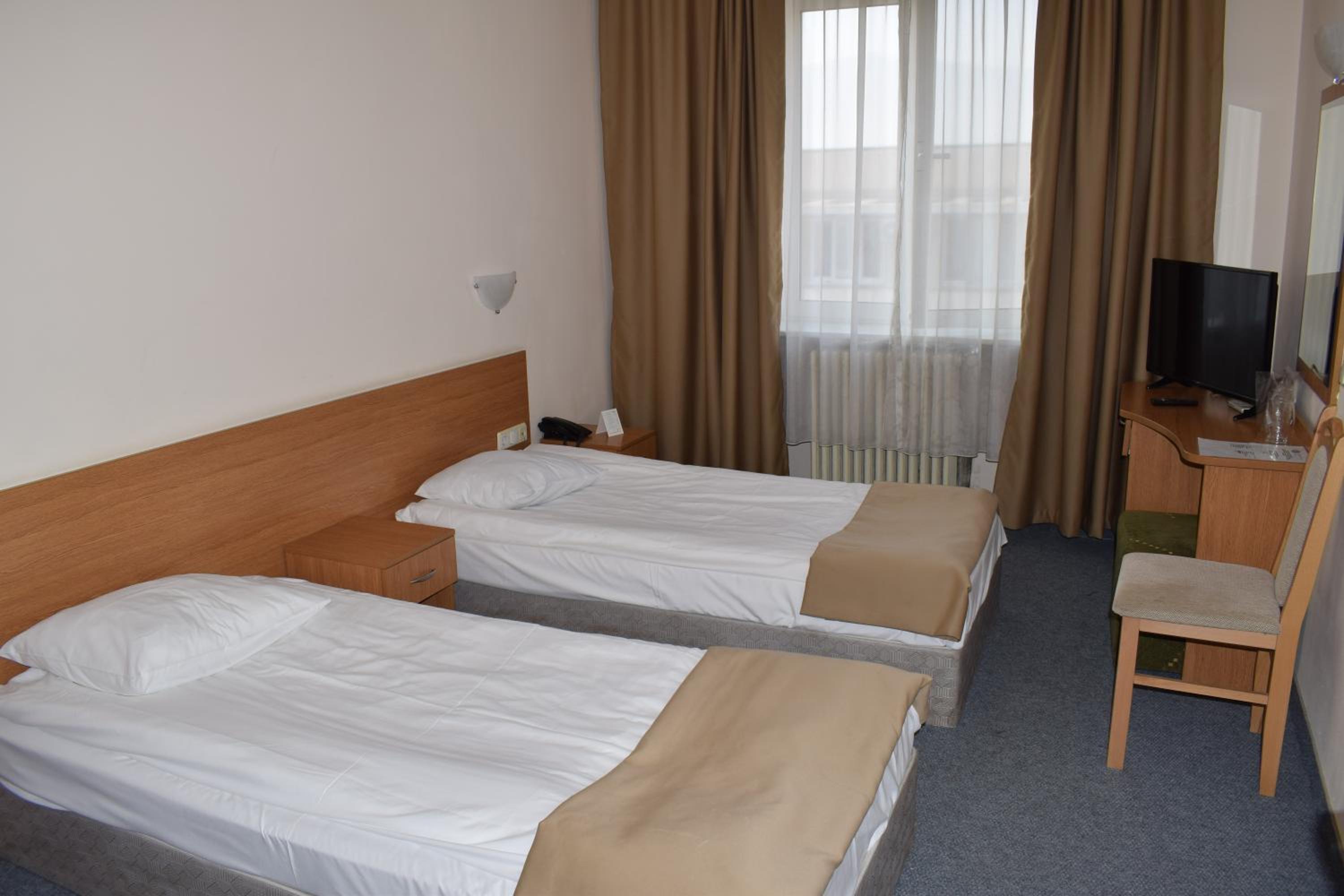 Double or Twin Room - Photo 5