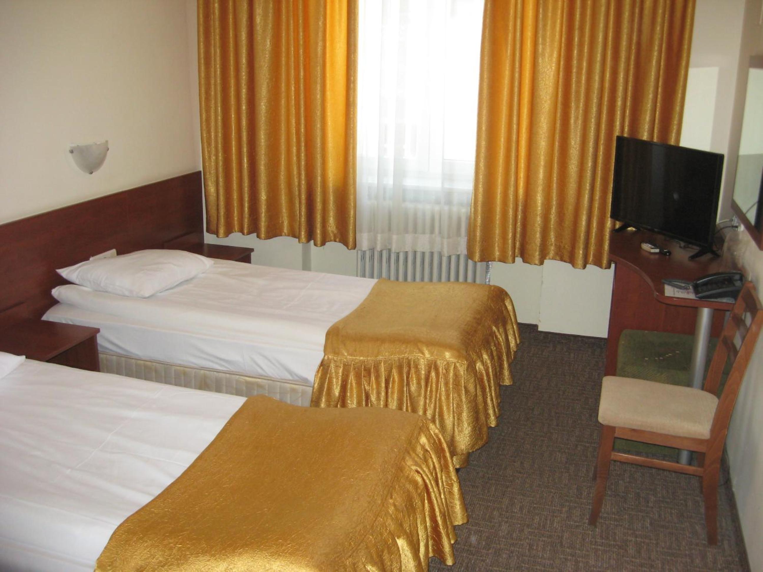 Double or Twin Room - Photo 14