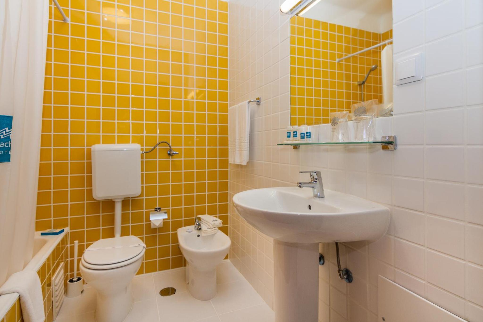 One-Bedroom Suite - Photo 3