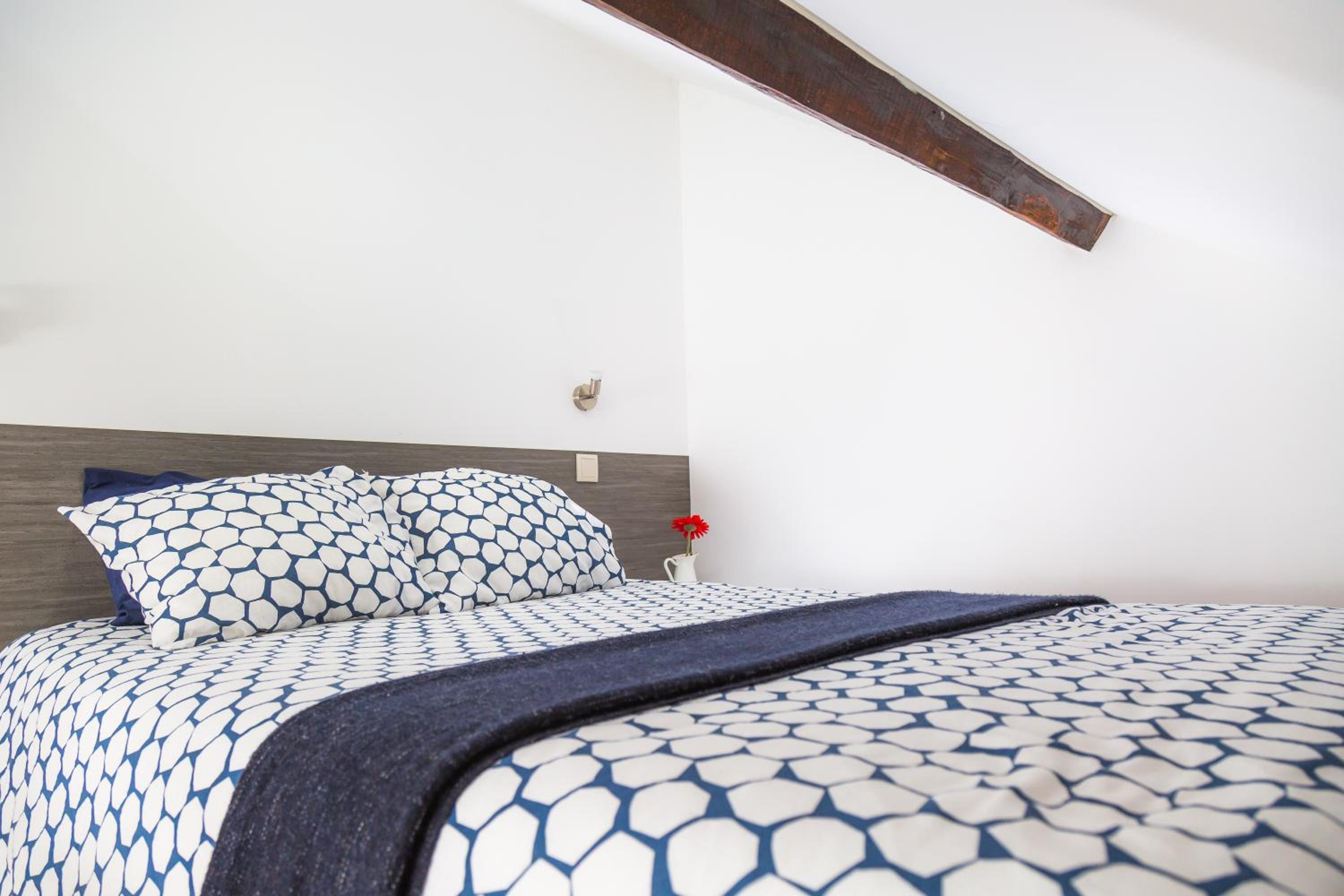 Two-Bedroom House - Photo 7