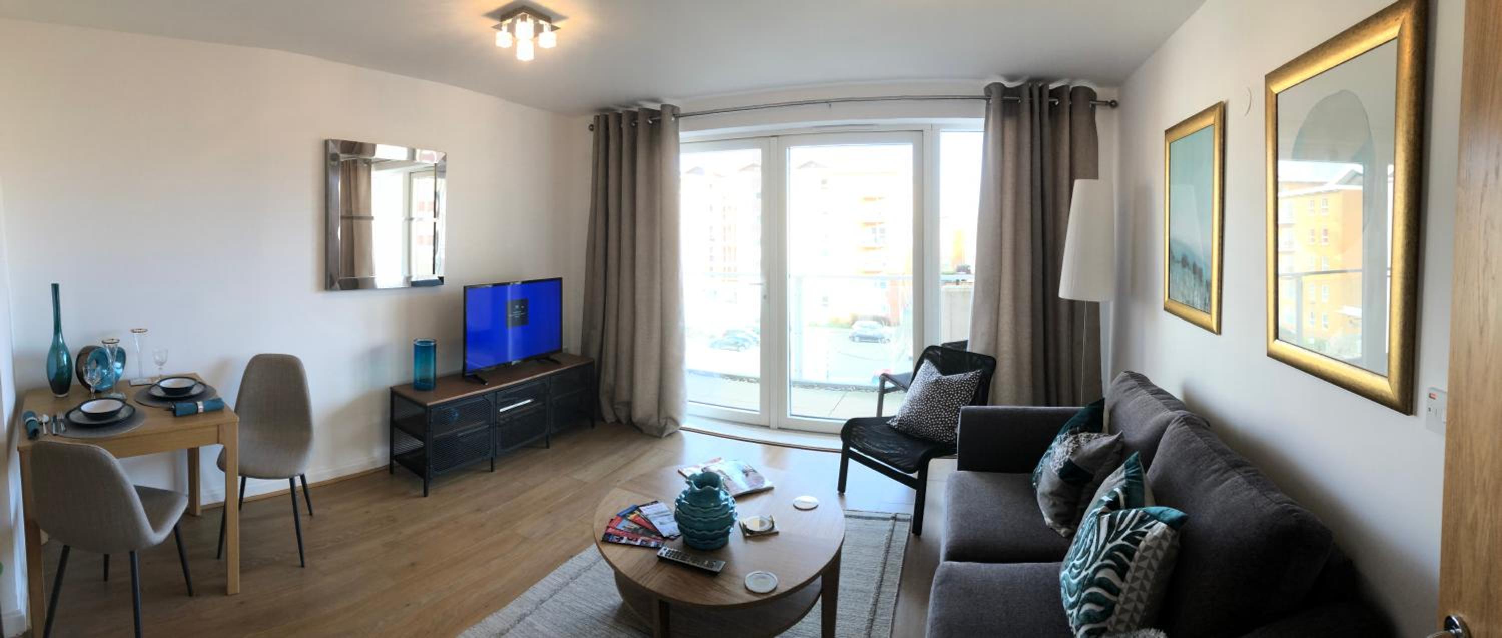 Apartment with Balcony - Photo 11