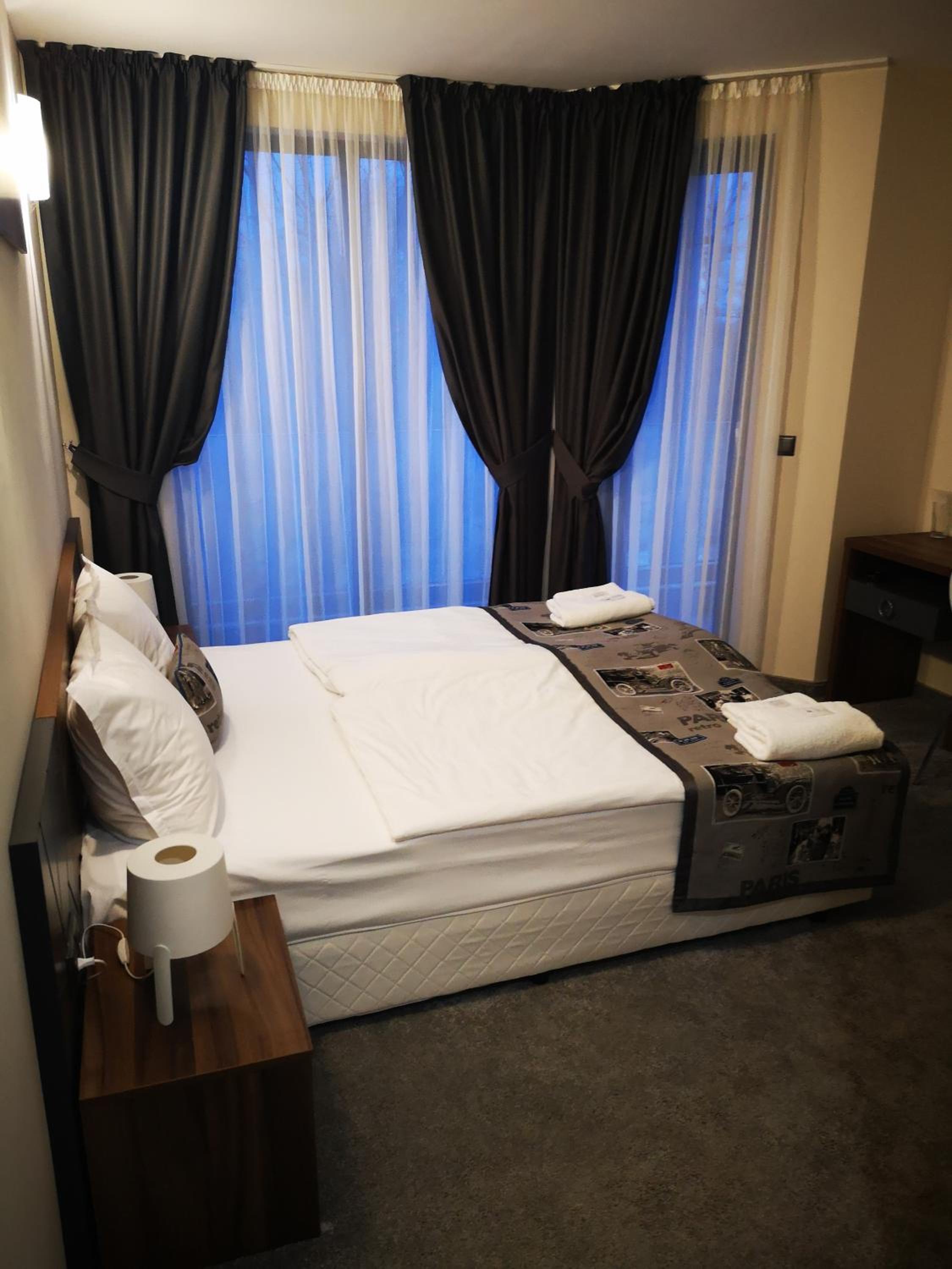 Double or Twin Room with Garden View - Photo 43