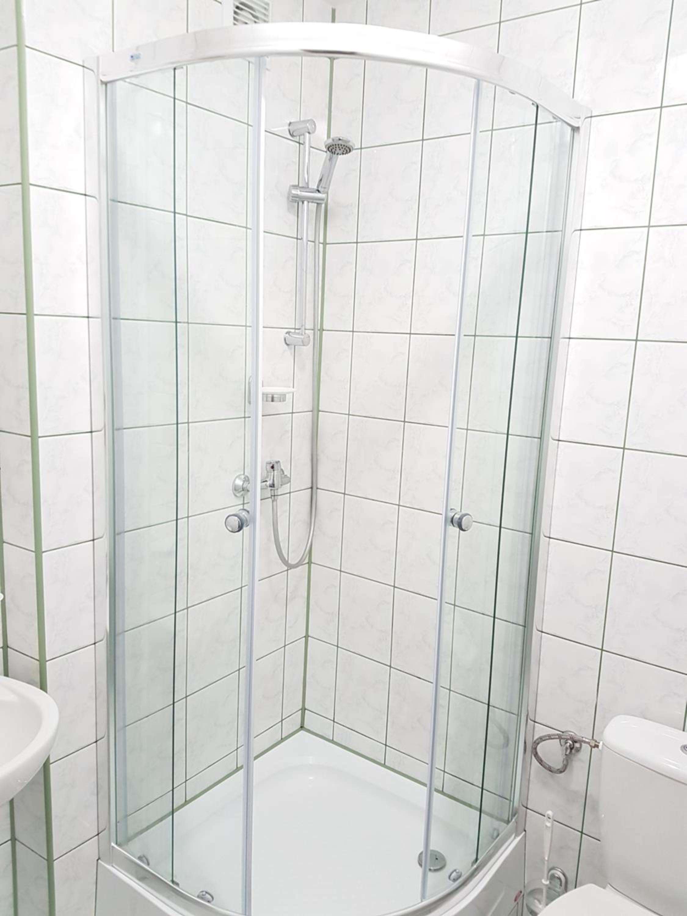 Twin Room with Private Bathroom photo 2