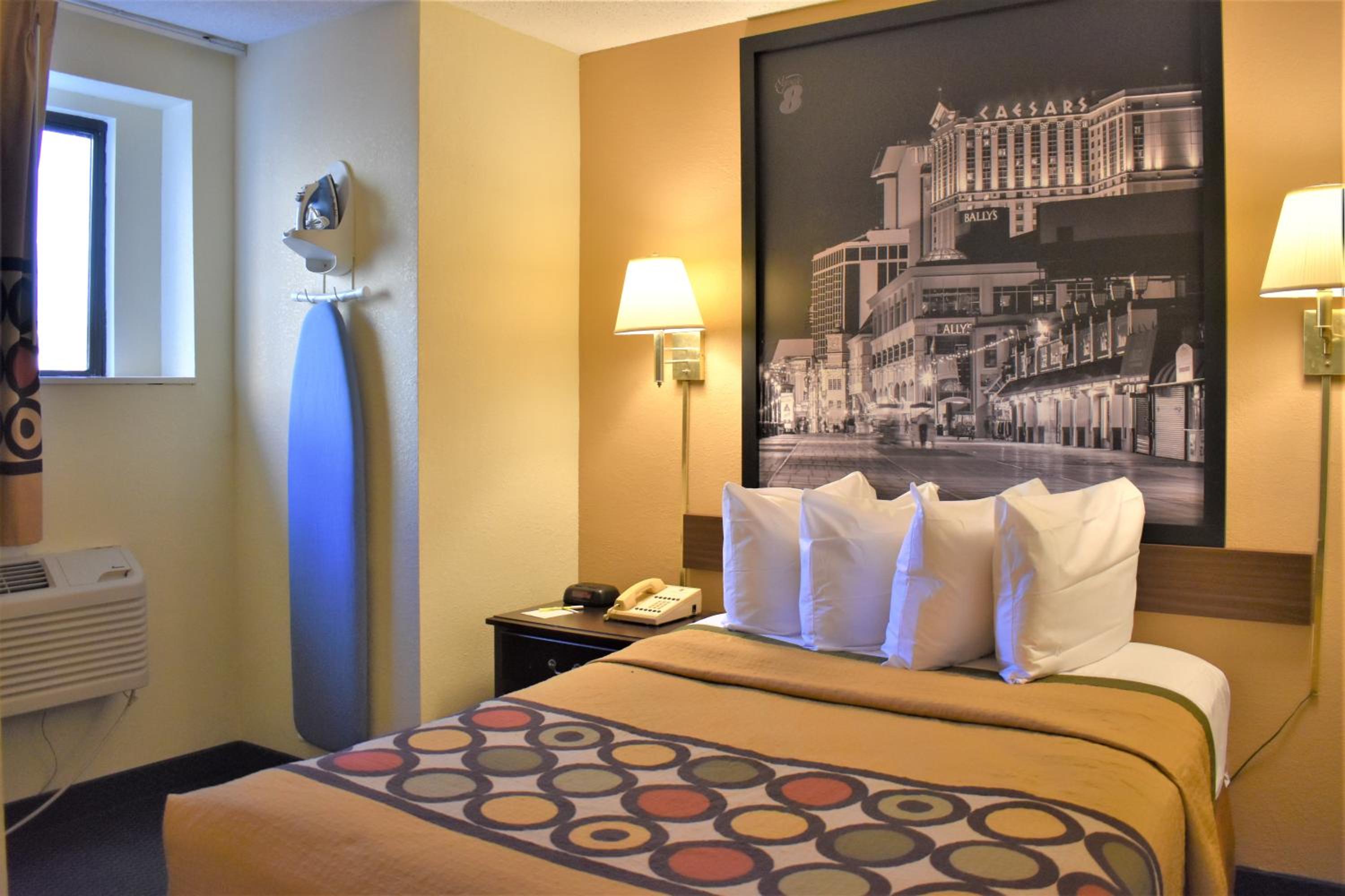 Deluxe Room with One Double Bed and Sofa Sleeper - Non-Smoking photo 3