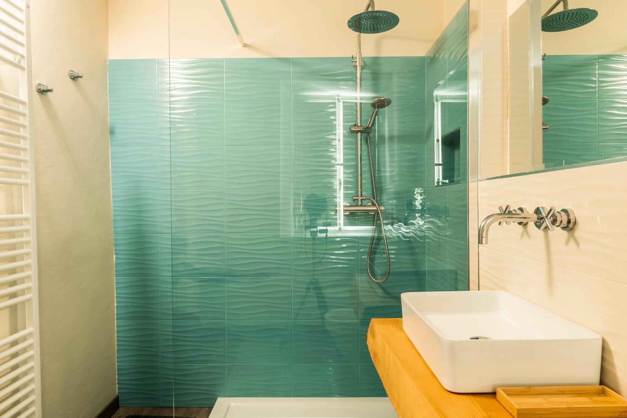 Quadruple Room with Private Bathroom - Photo 2