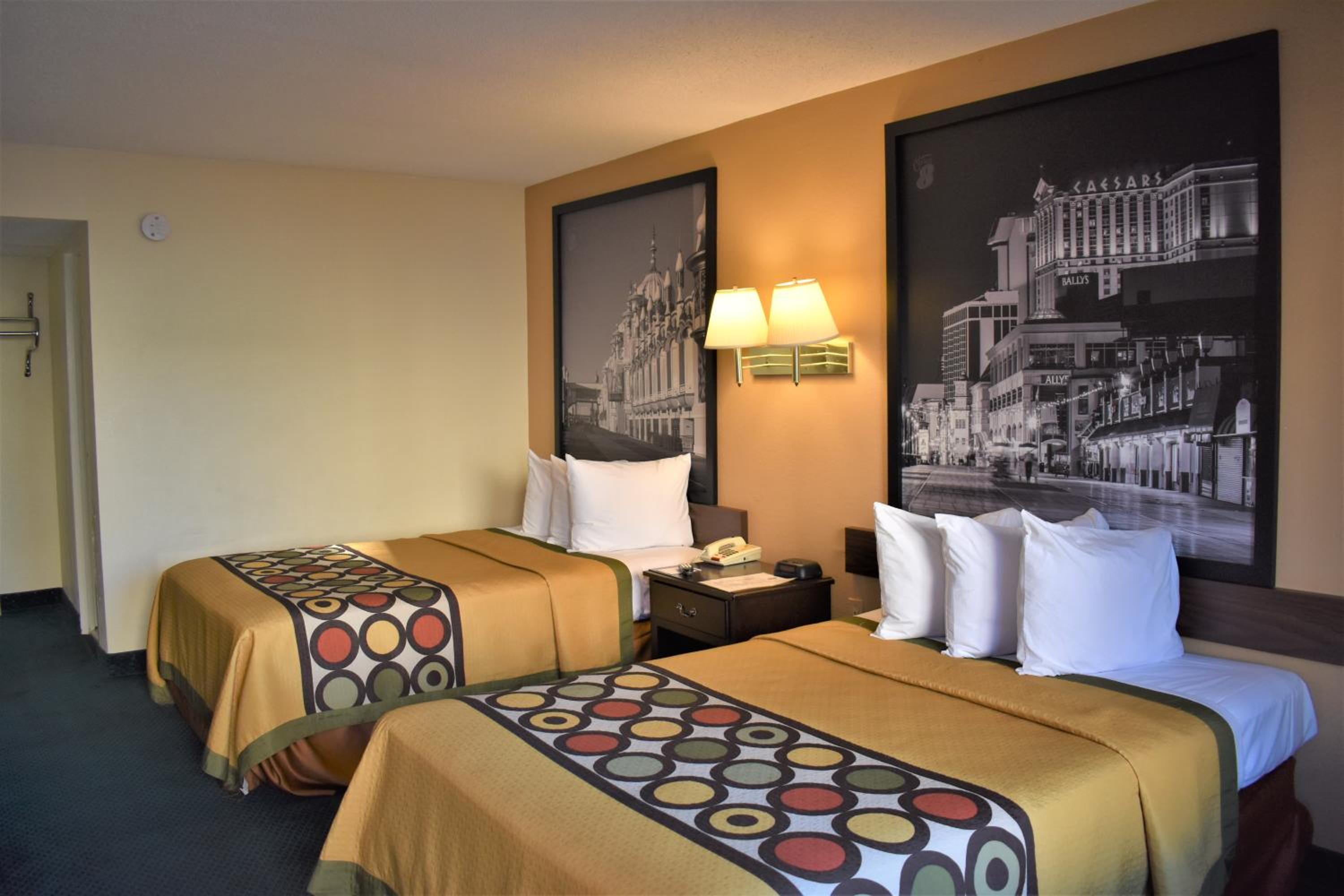 Double Room with Two Double Beds - Smoking - Photo 3