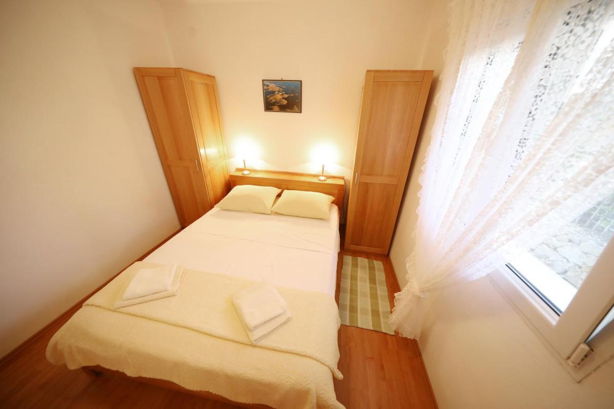 Apartment with Terrace photo 3