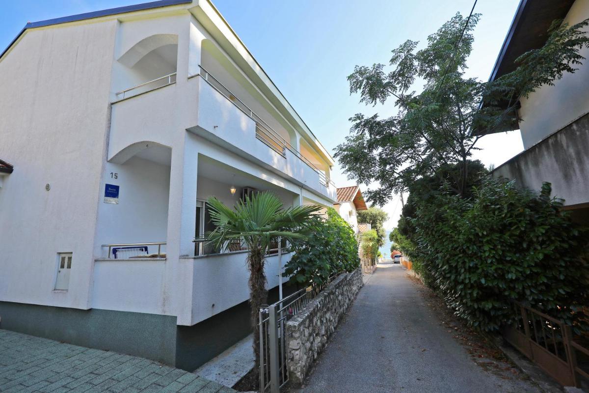 Apartment with Terrace photo 2