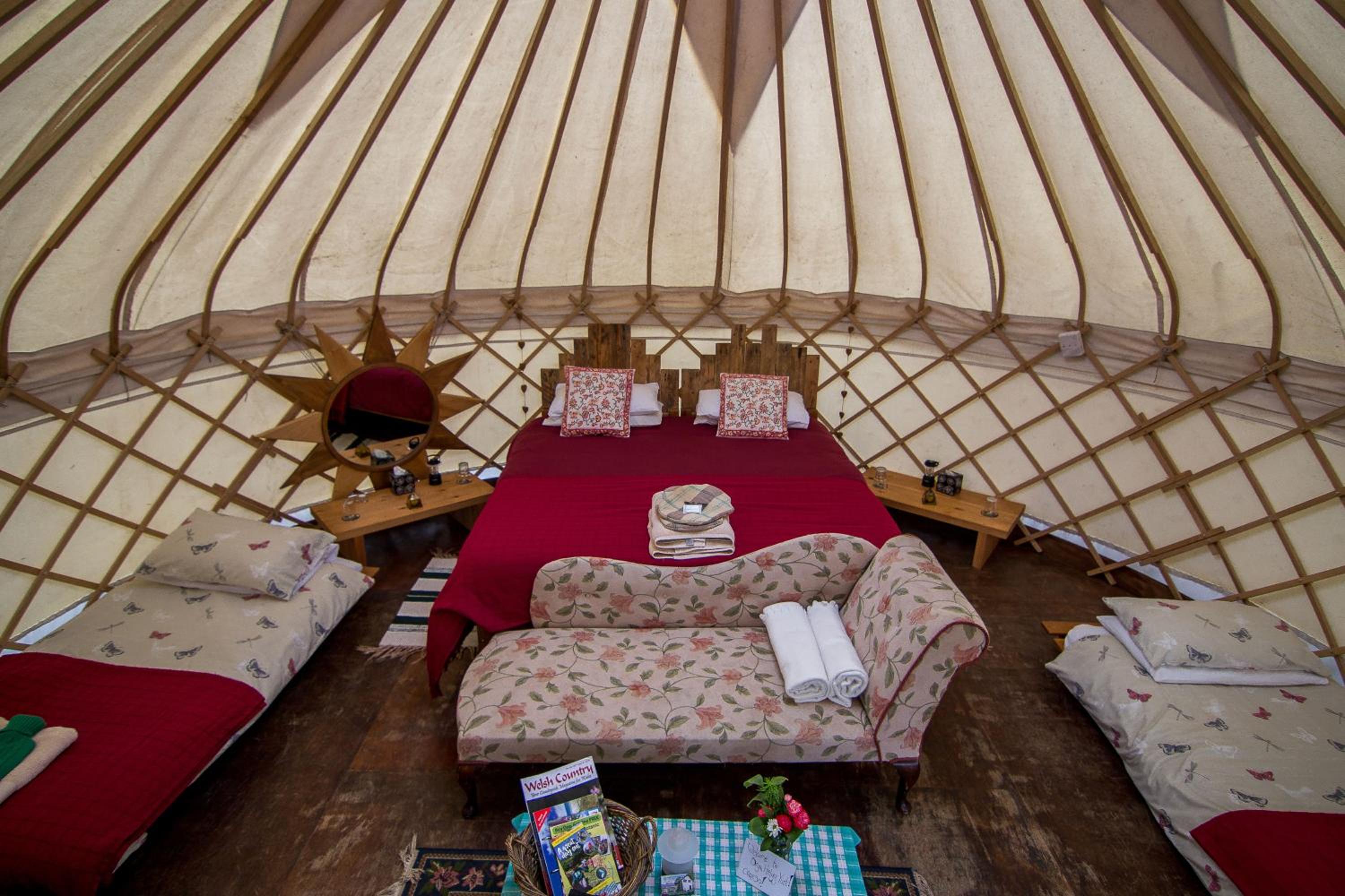 18ft Yurt with private toilet photo 3