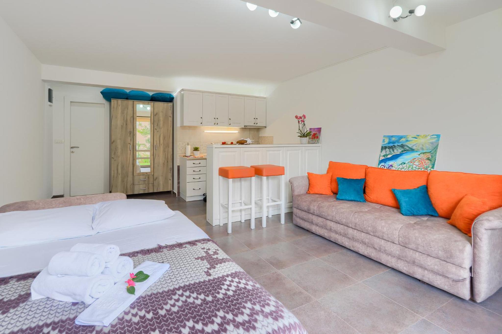 Studio Apartment