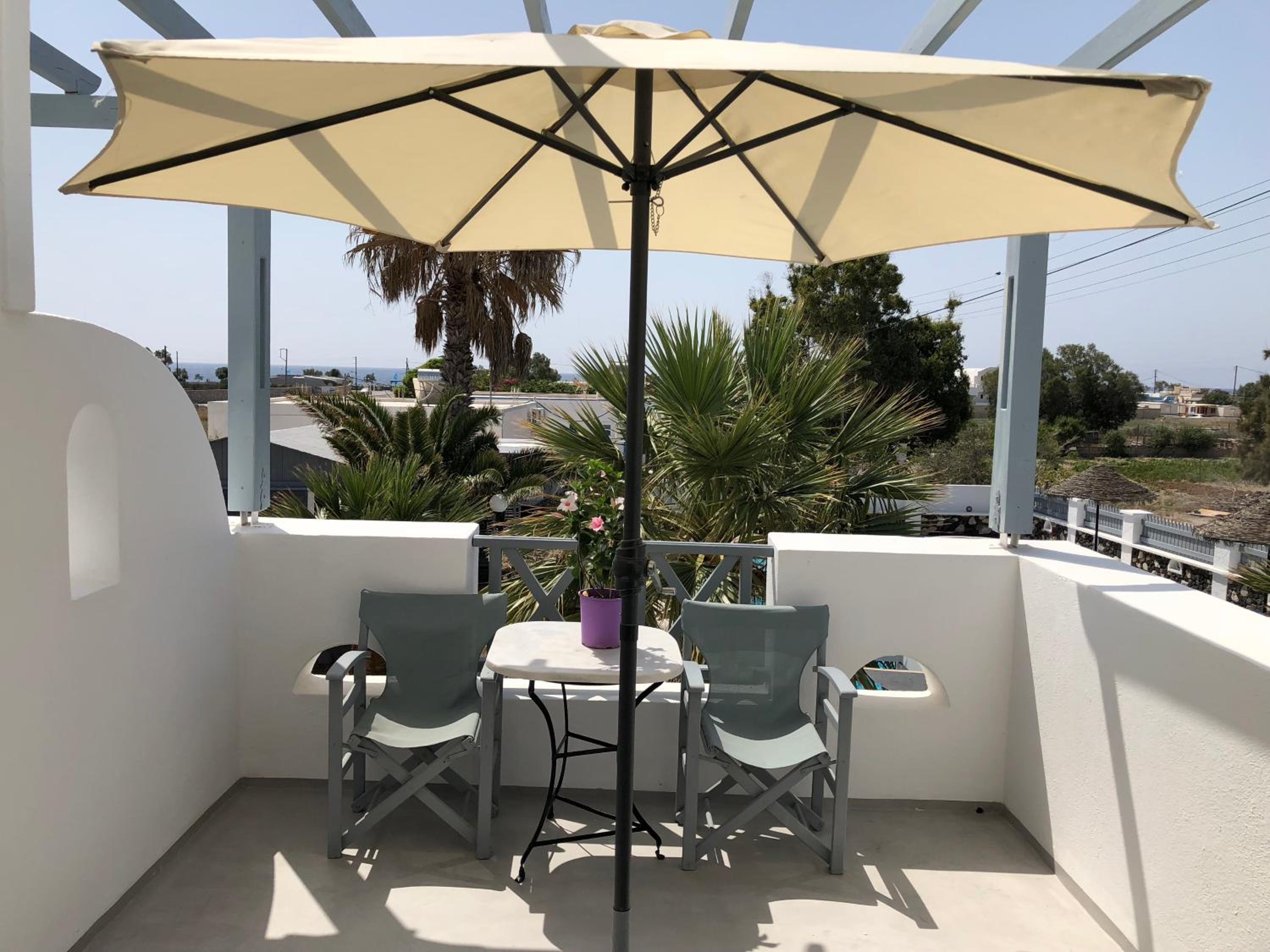 Studio with Pool View - Upper Level - Photo 8