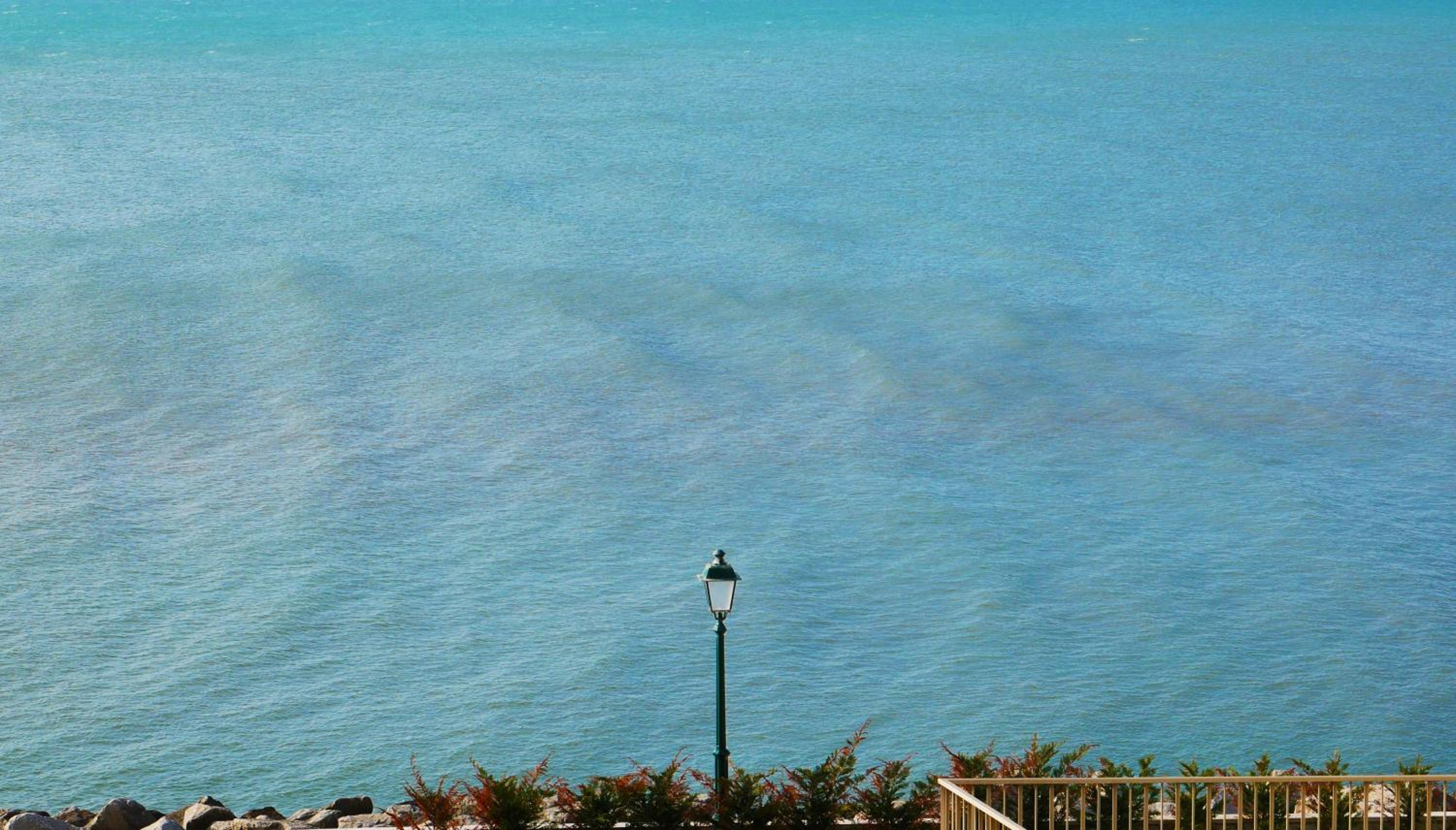 Double Room with Balcony and Sea View - Photo 16