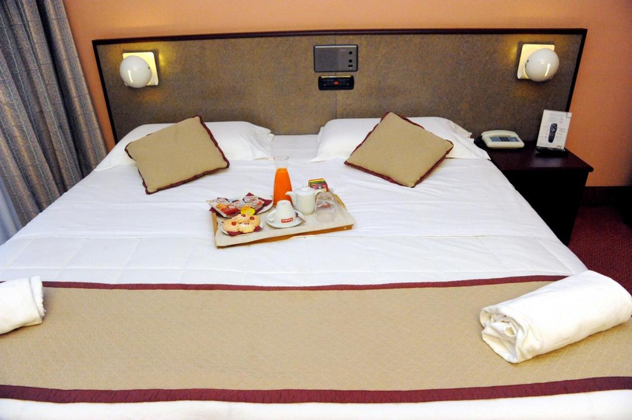 Double Room (1 Adult) - Photo 11