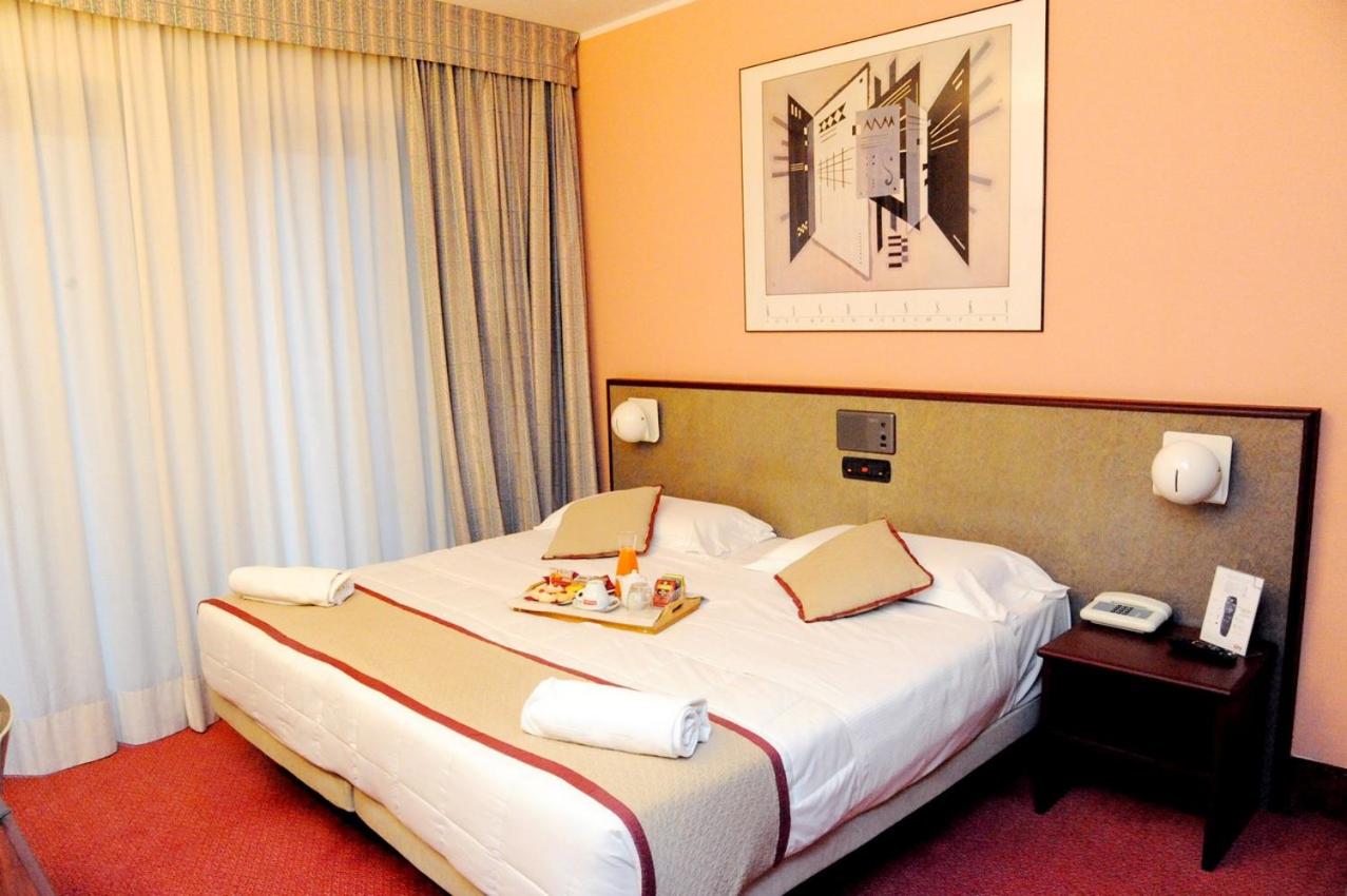 Double Room (1 Adult) - Photo 10