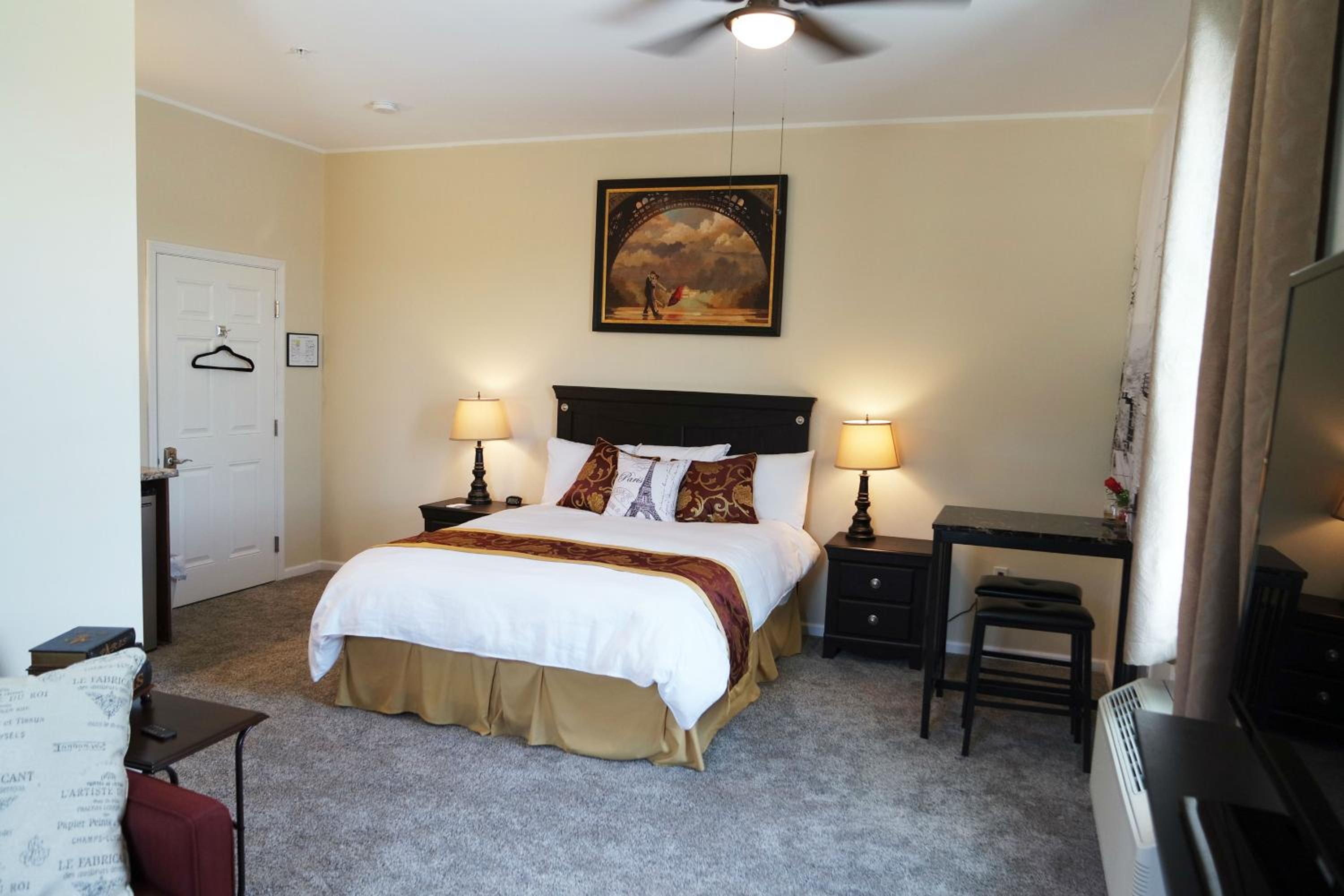 Deluxe Queen Room photo 2