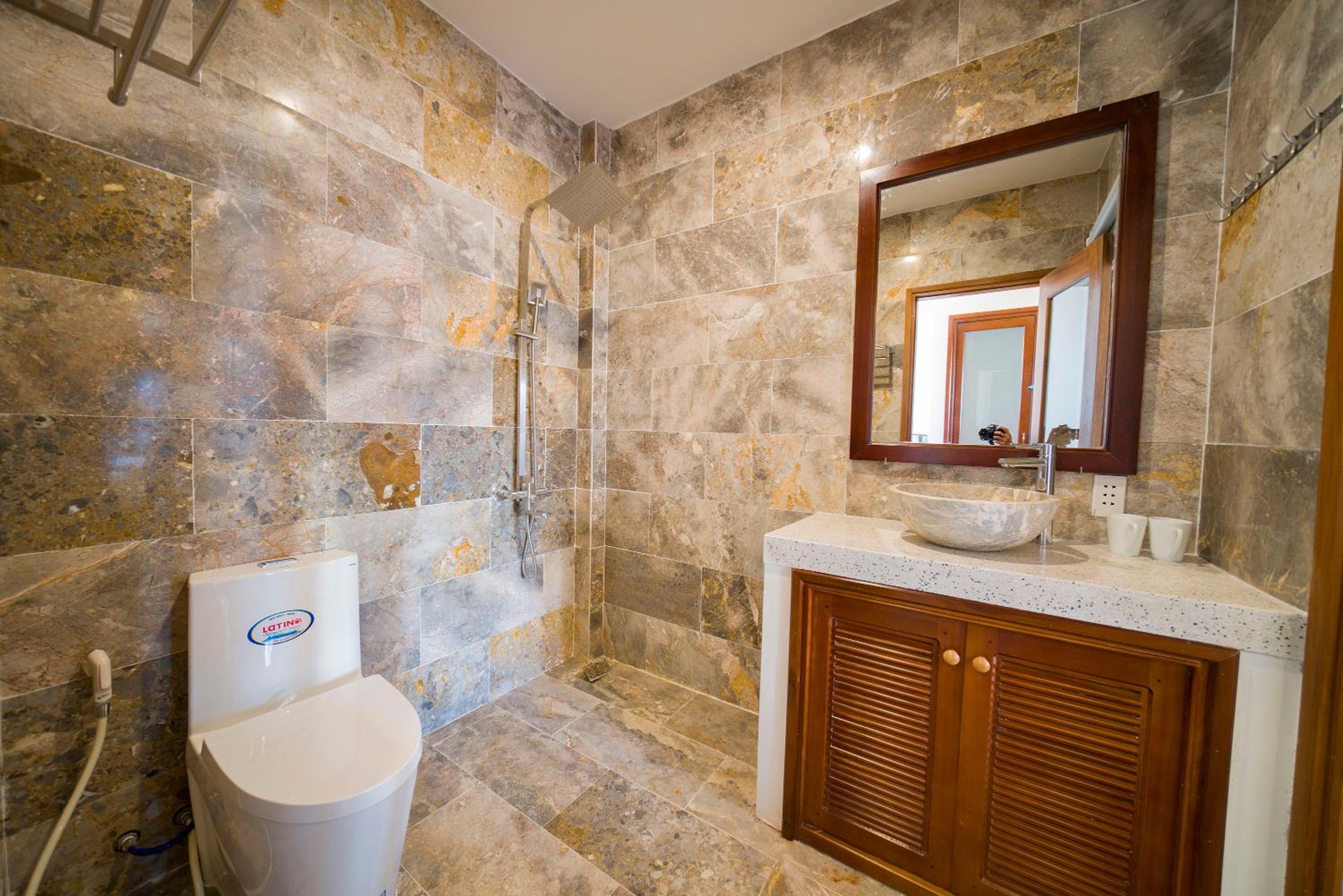 Deluxe Double or Twin Room - Photo 12
