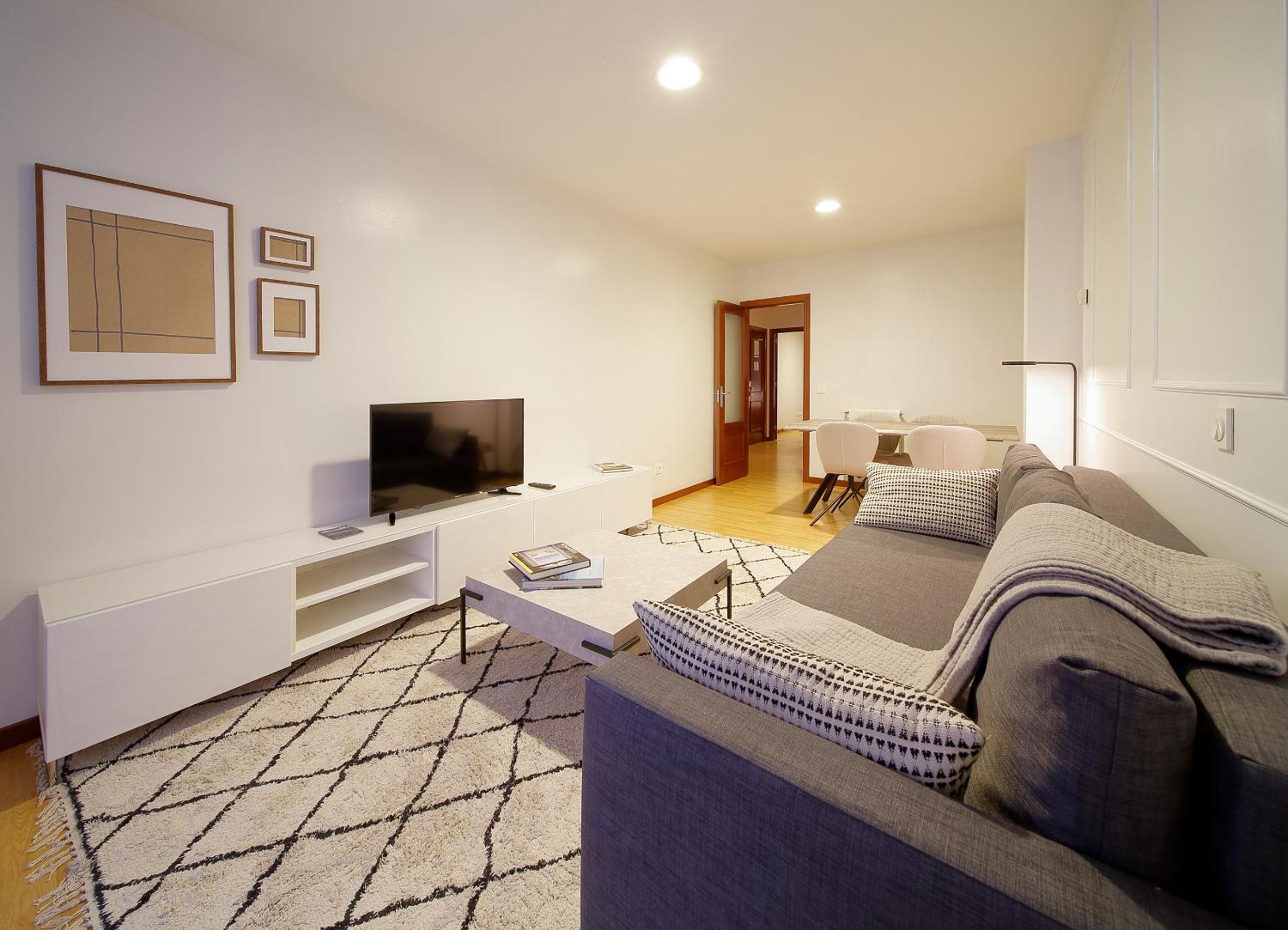 Two-Bedroom Apartment (4-5 Adults) - Photo 1