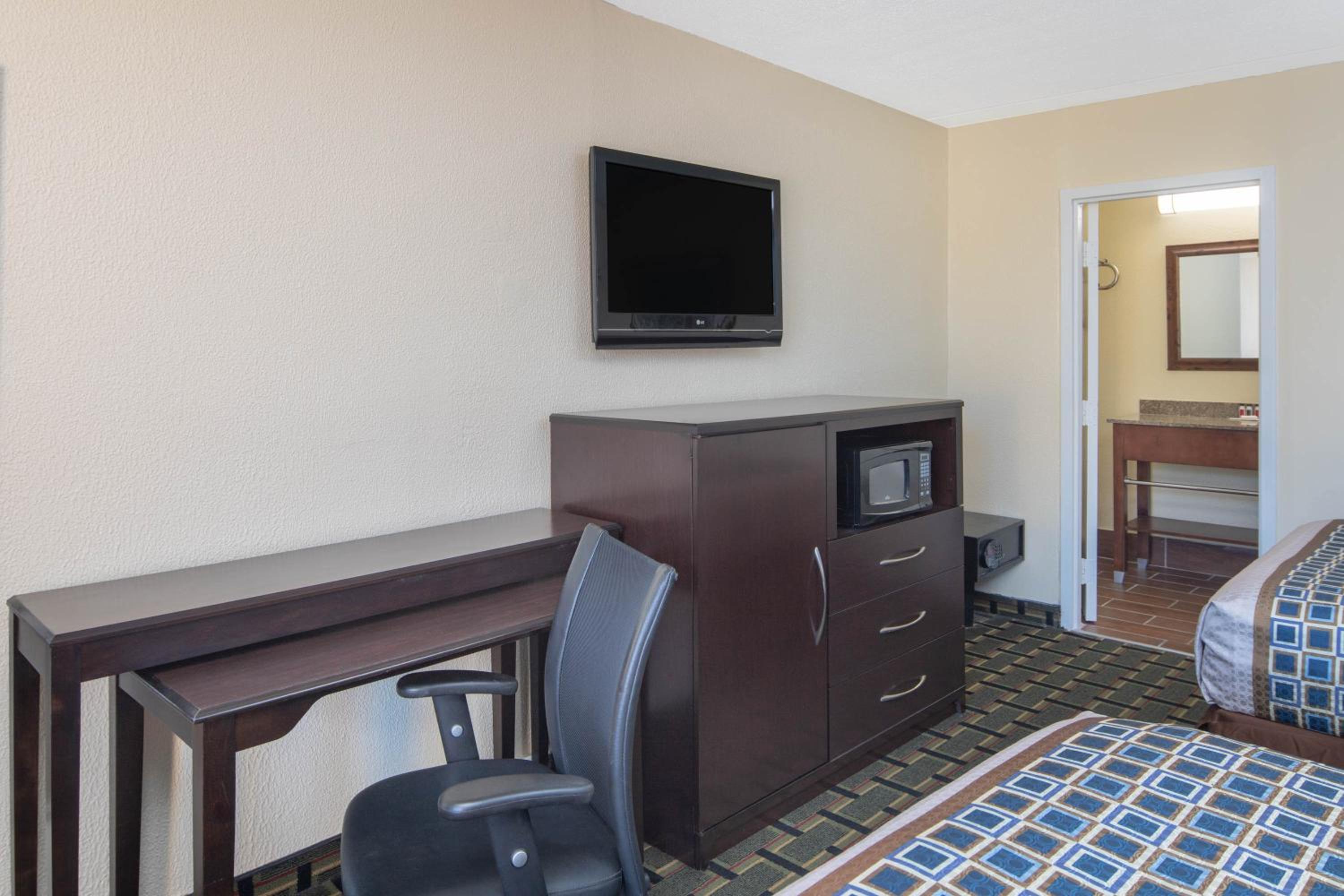 Double Room with Two Double Beds - Smoking - Photo 3