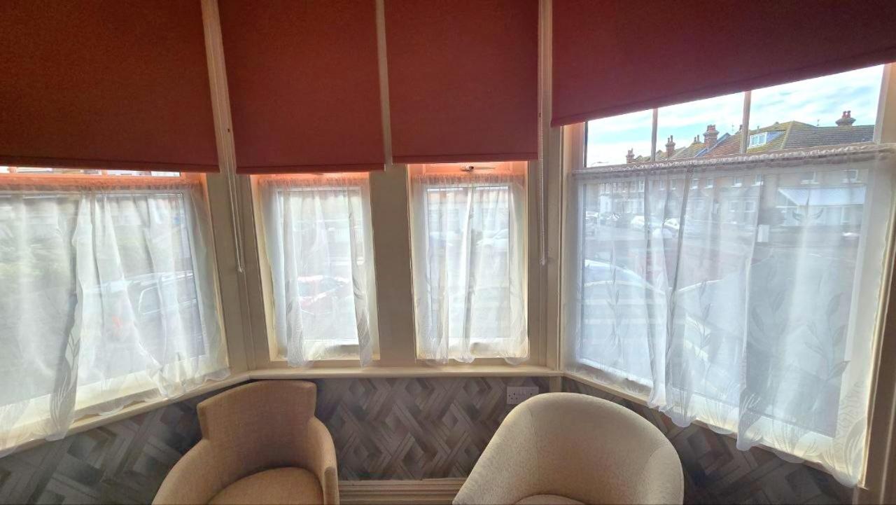 Twin Room with Private Bathroom