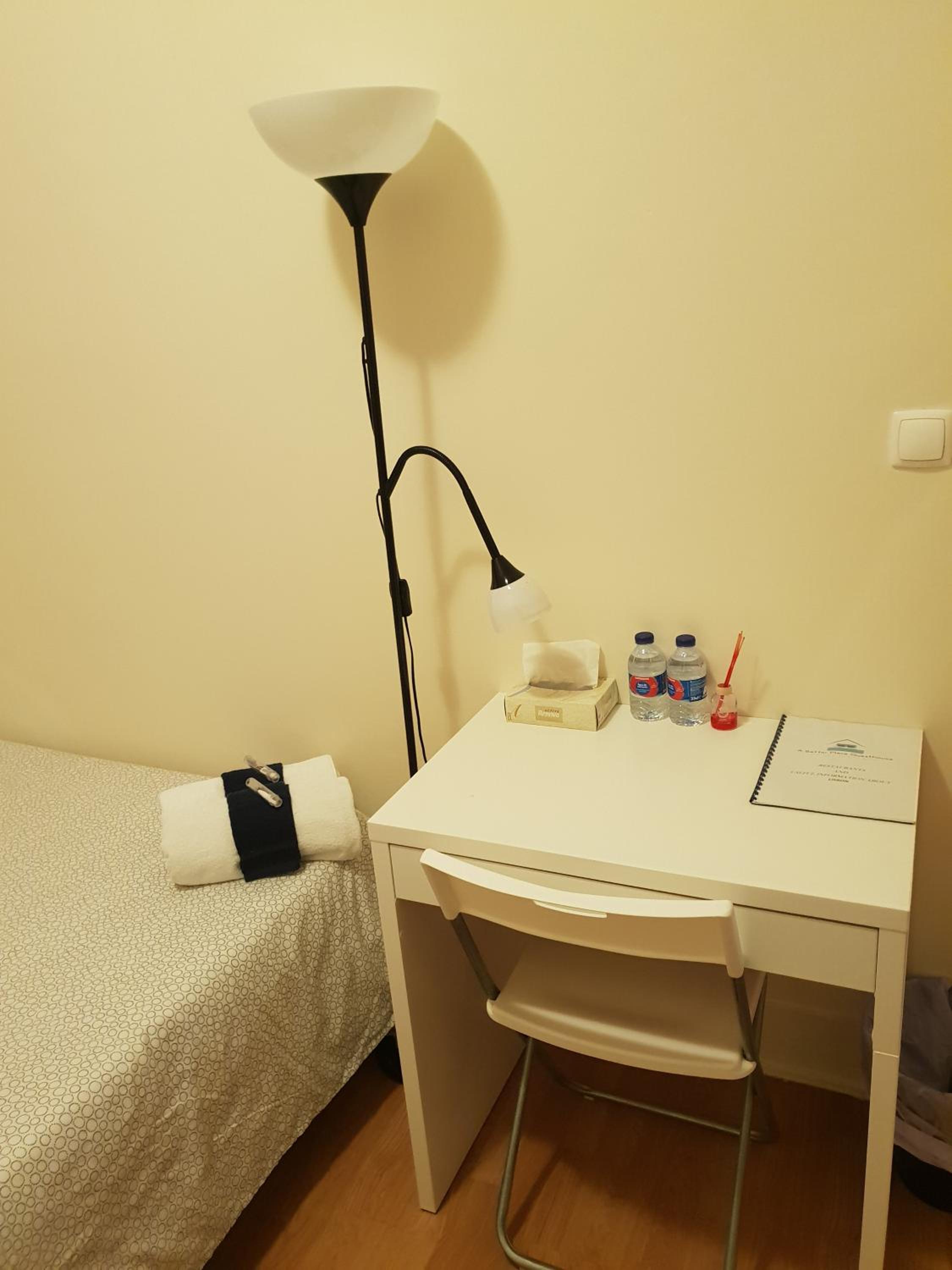 Budget Double Room - Photo 3
