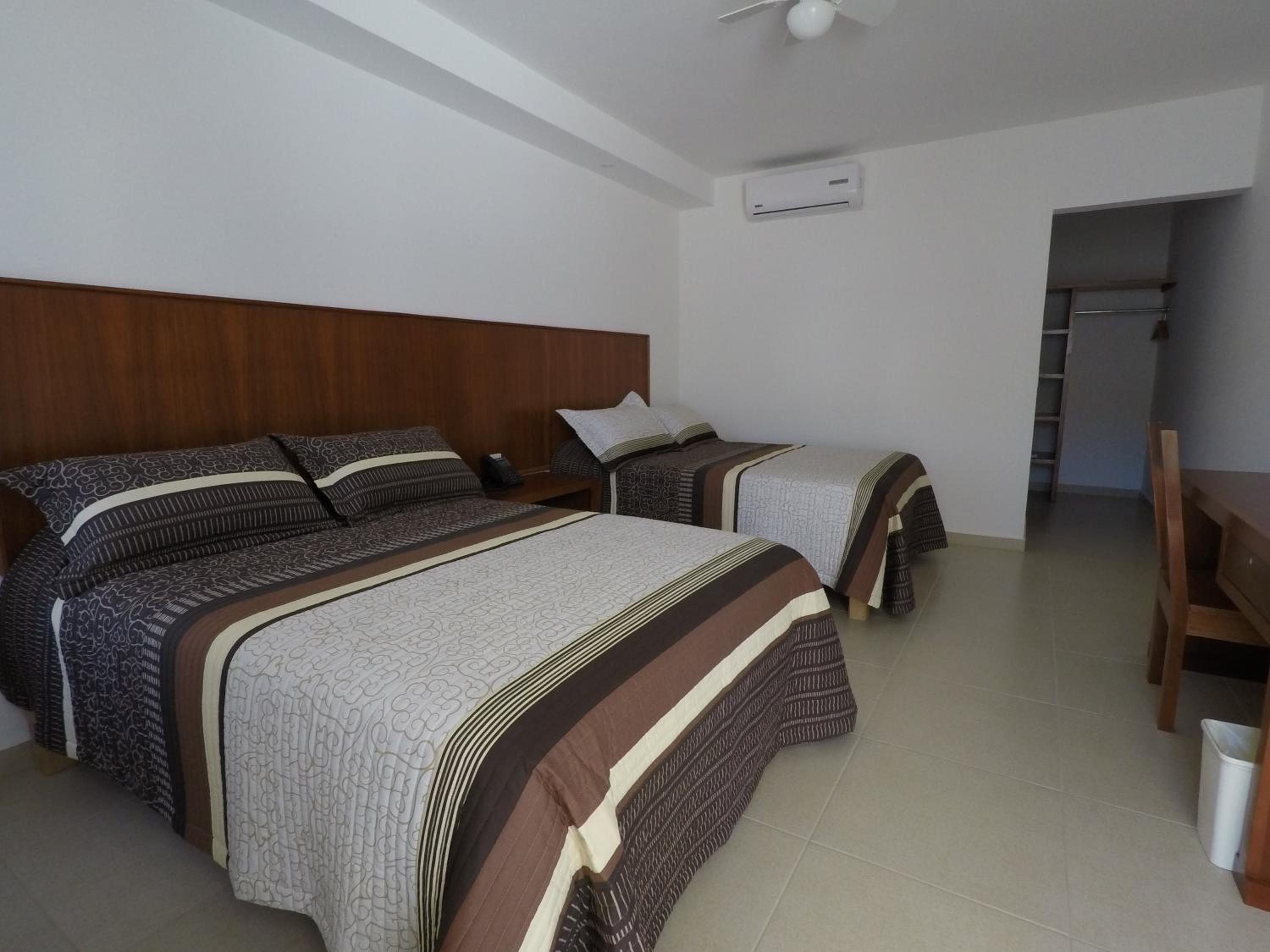 Twin Room - Photo 1
