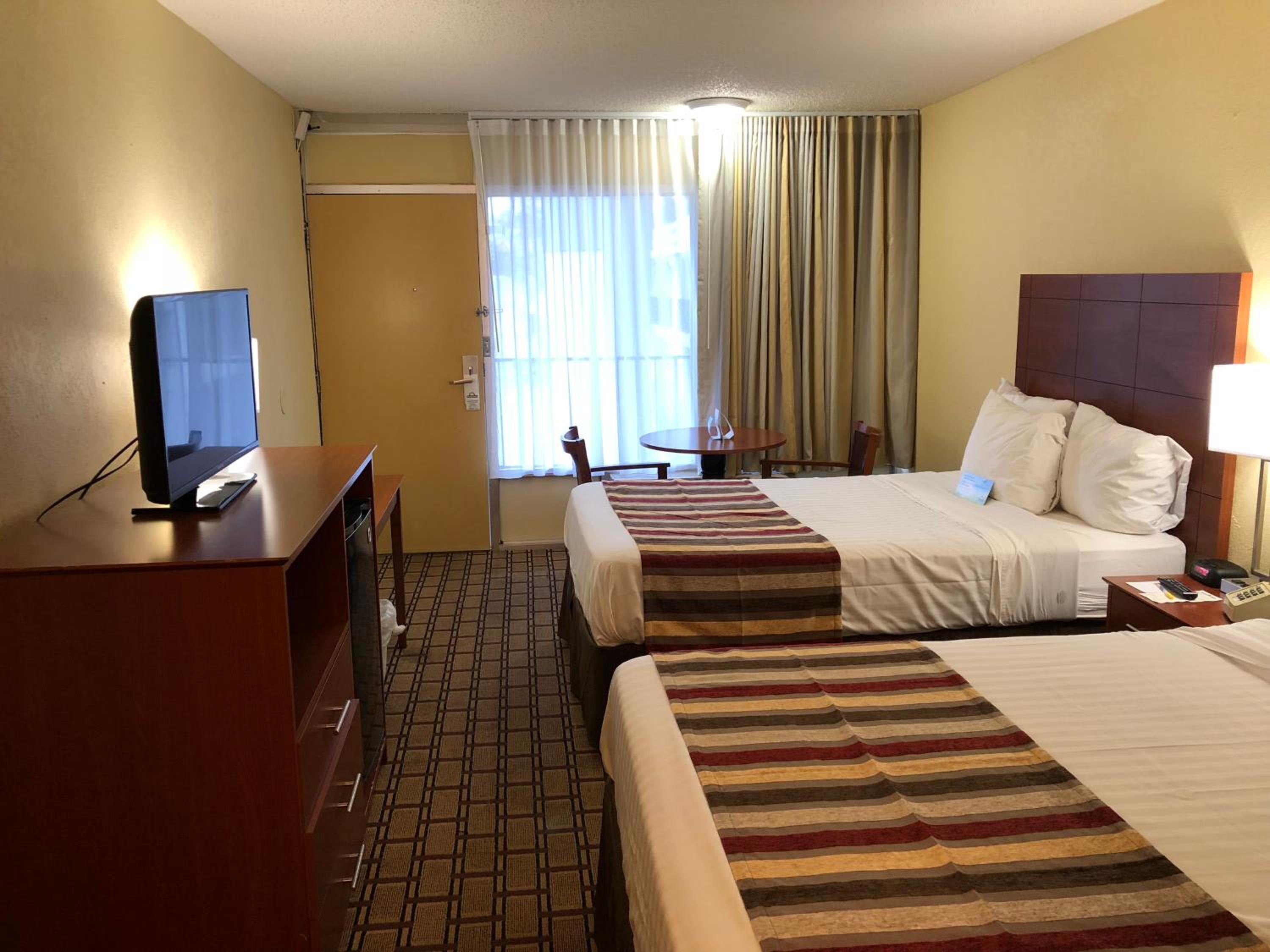 Double Room with Two Double Beds - First Floor/Smoking photo 1