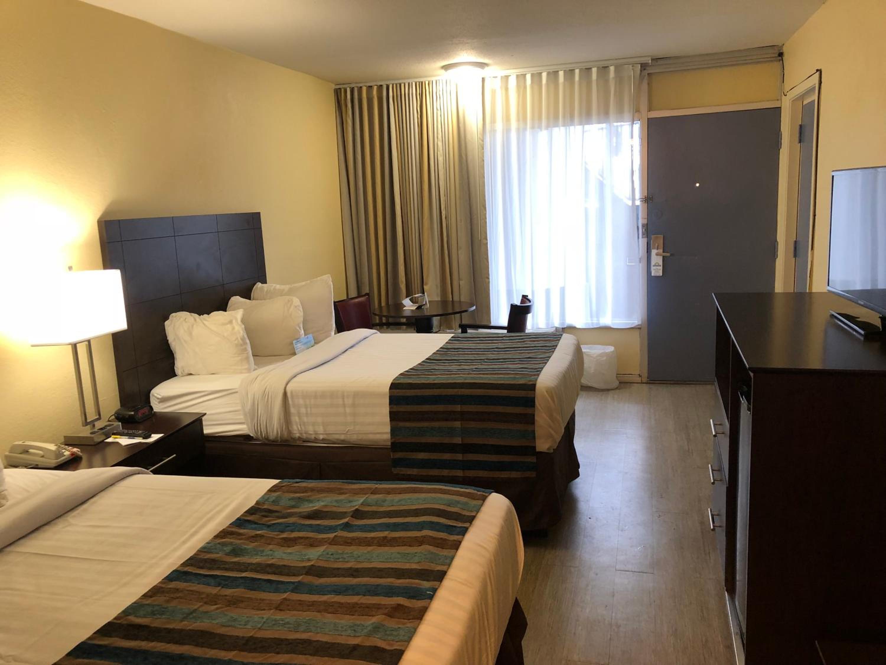 Double Room with Two Double Beds - First Floor/Non-Smoking photo 2