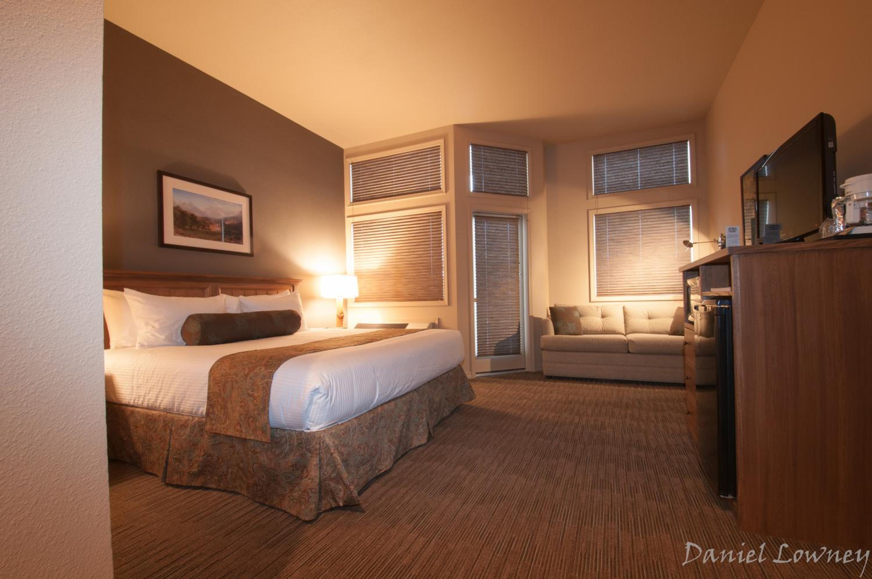 Deluxe King Room photo 1
