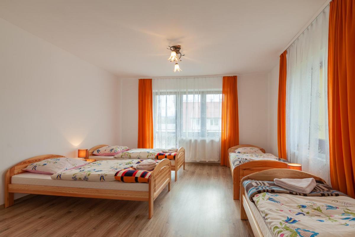Quadruple Room with Private Bathroom photo 1